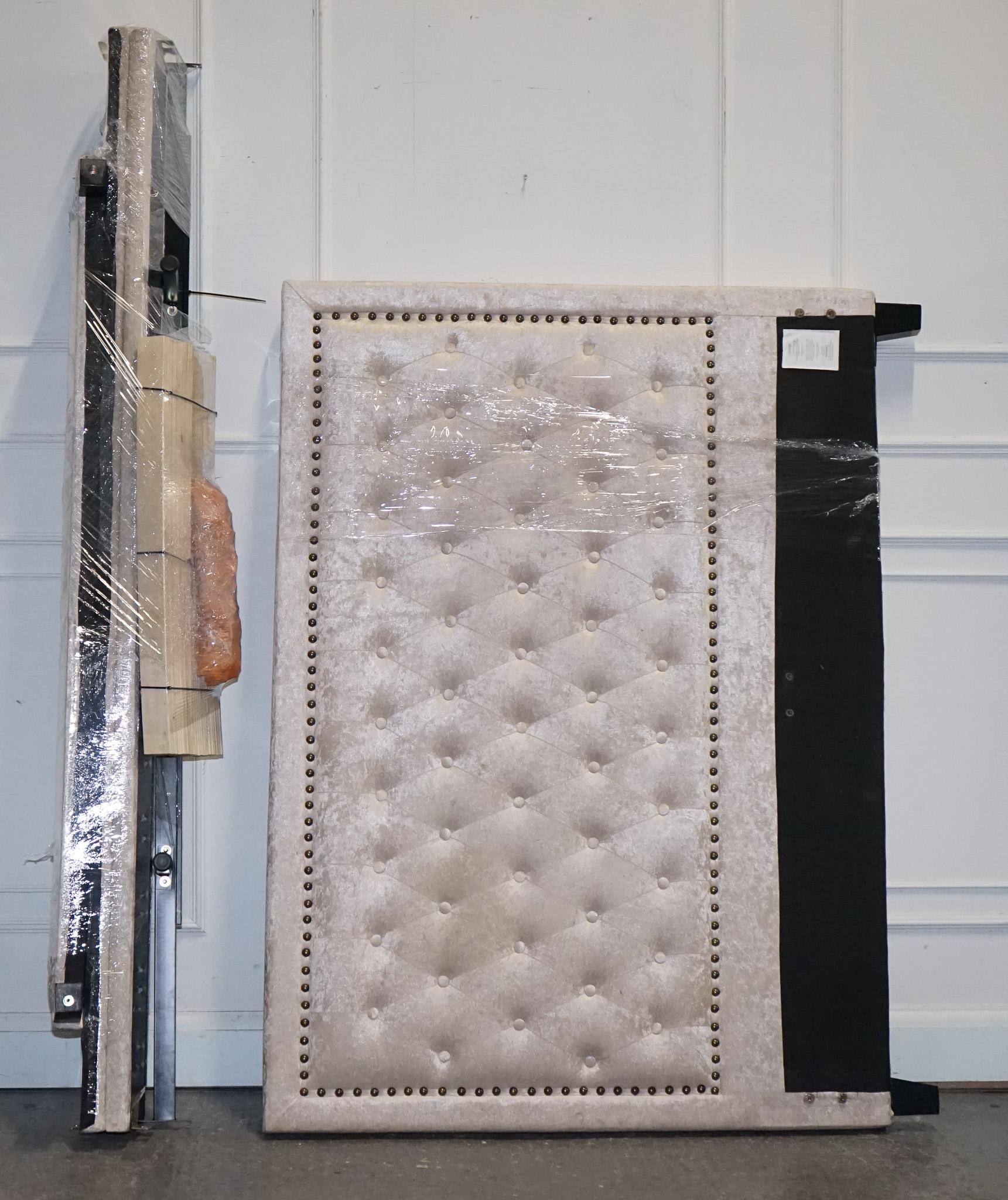 BEAUTiFUL BABY PINK VELVET DOUBLE BED Bed FRAME en vente 13