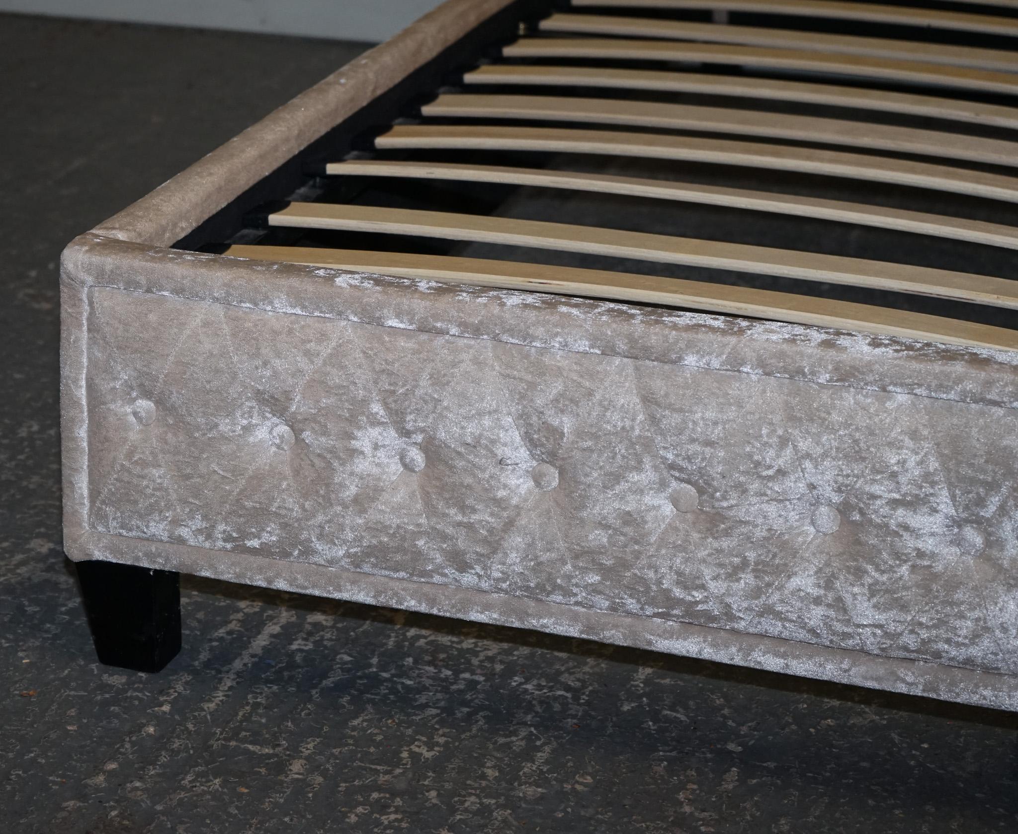 Britannique BEAUTiFUL BABY PINK VELVET DOUBLE BED Bed FRAME en vente