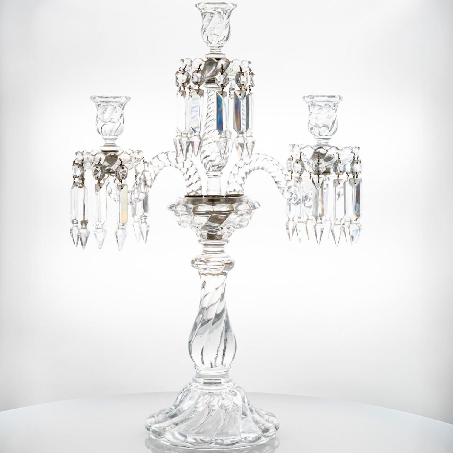 Precioso candelabro de cristal transparente de Baccarat para 3 velas, Francia Cristal en venta