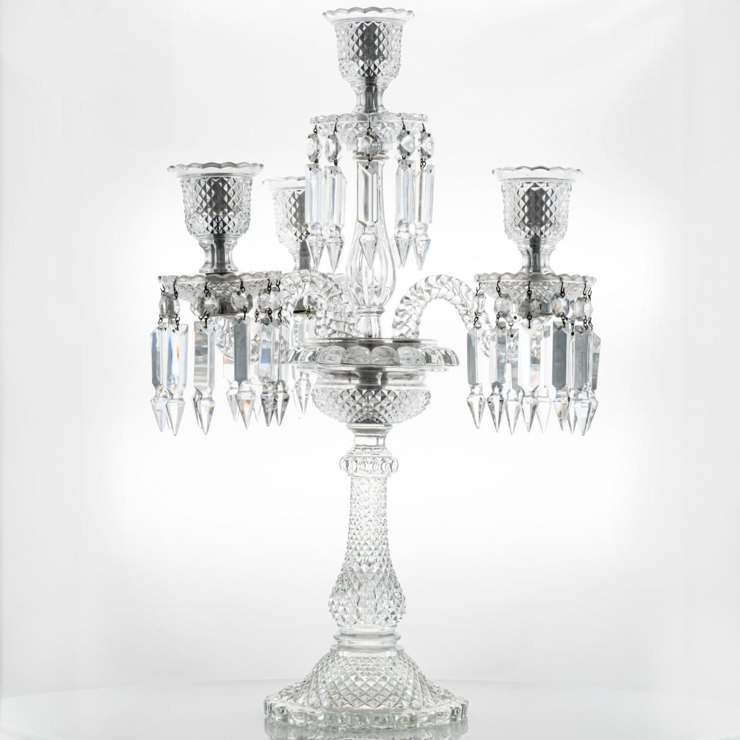 Moderno Bellissimo candelabro di cristallo trasparente Baccarat per 4 candele, Francia in vendita