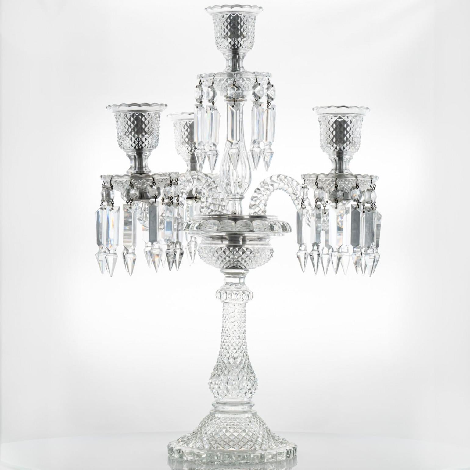 Precioso candelabro de cristal transparente de Baccarat para 4 velas, Francia Moderno en venta