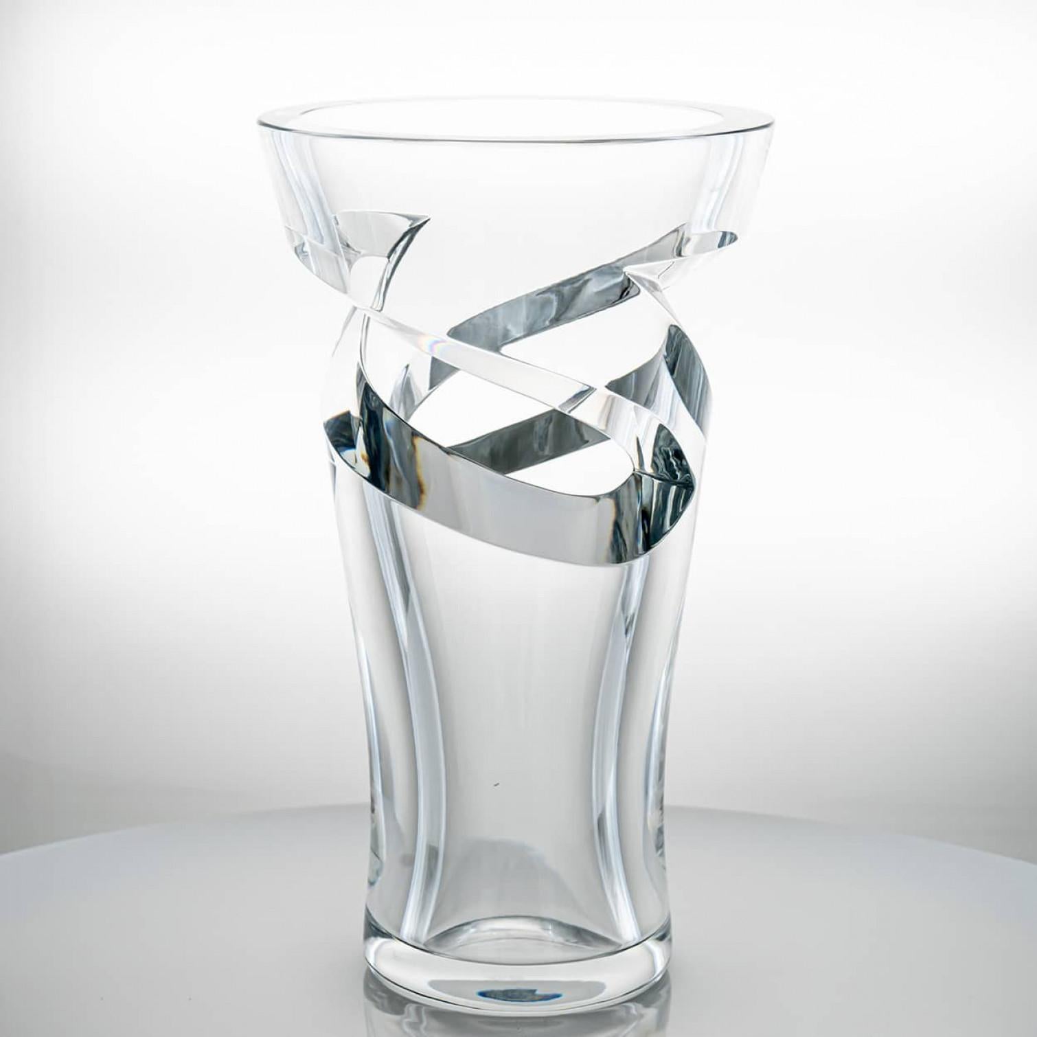 Fine XX secolo Bellissimo vaso di cristallo trasparente Baccarat, Francia in vendita