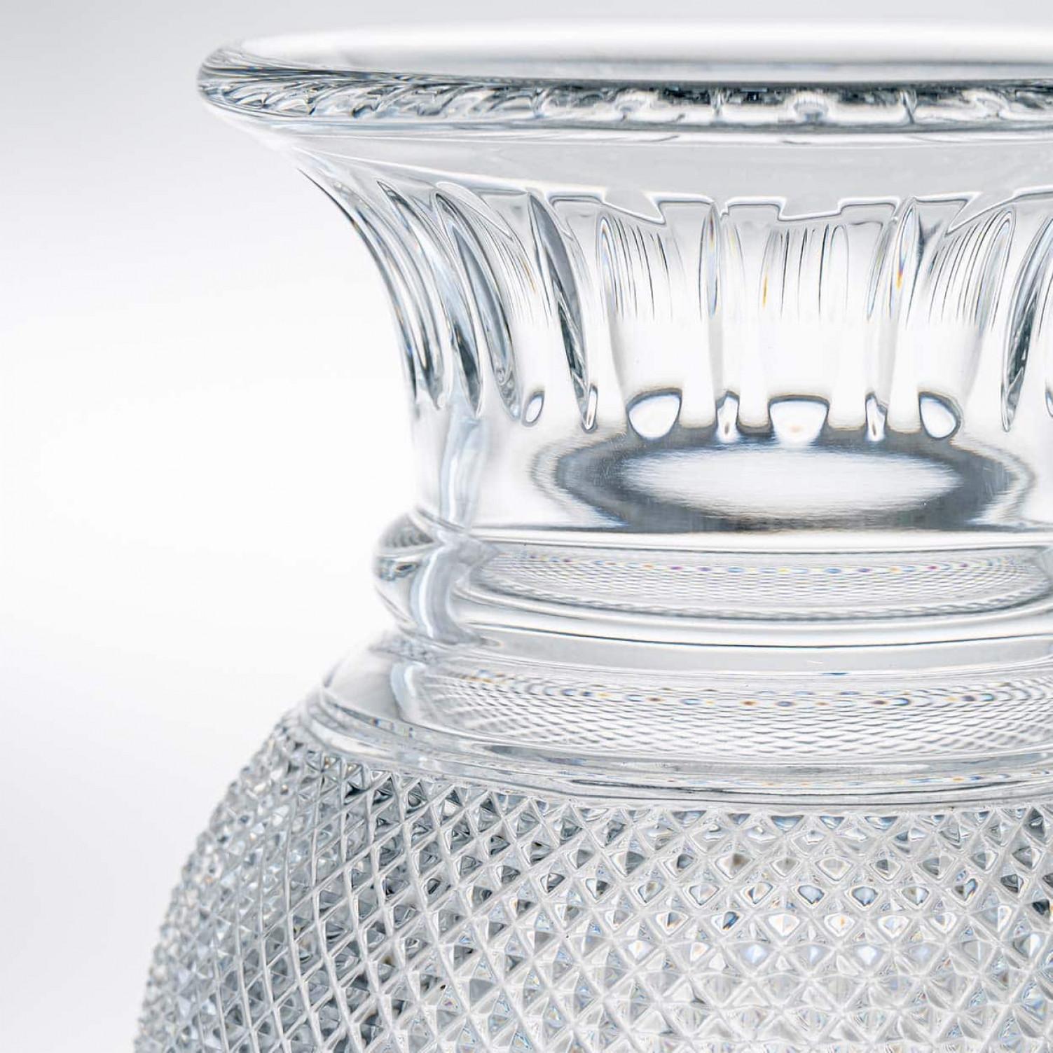 Moderno Bellissimo vaso di cristallo trasparente Baccarat Diamond Balustre , Francia in vendita