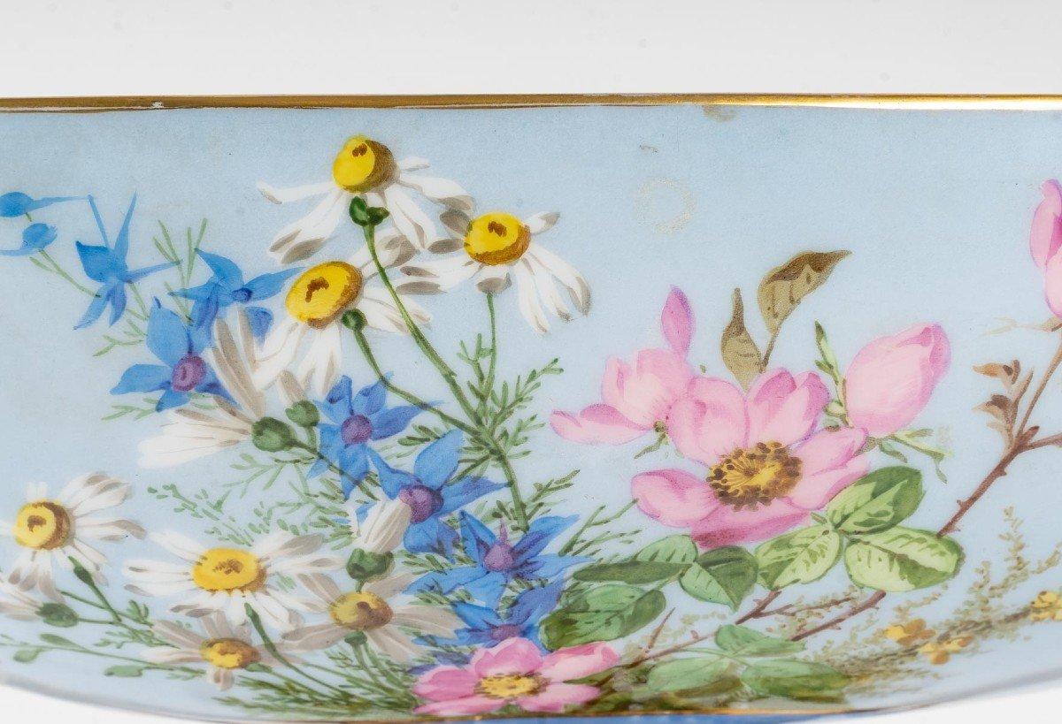Beautiful Baccarat Opaline Cup with Bronze Base, 19th Century In Good Condition In Saint-Ouen, FR