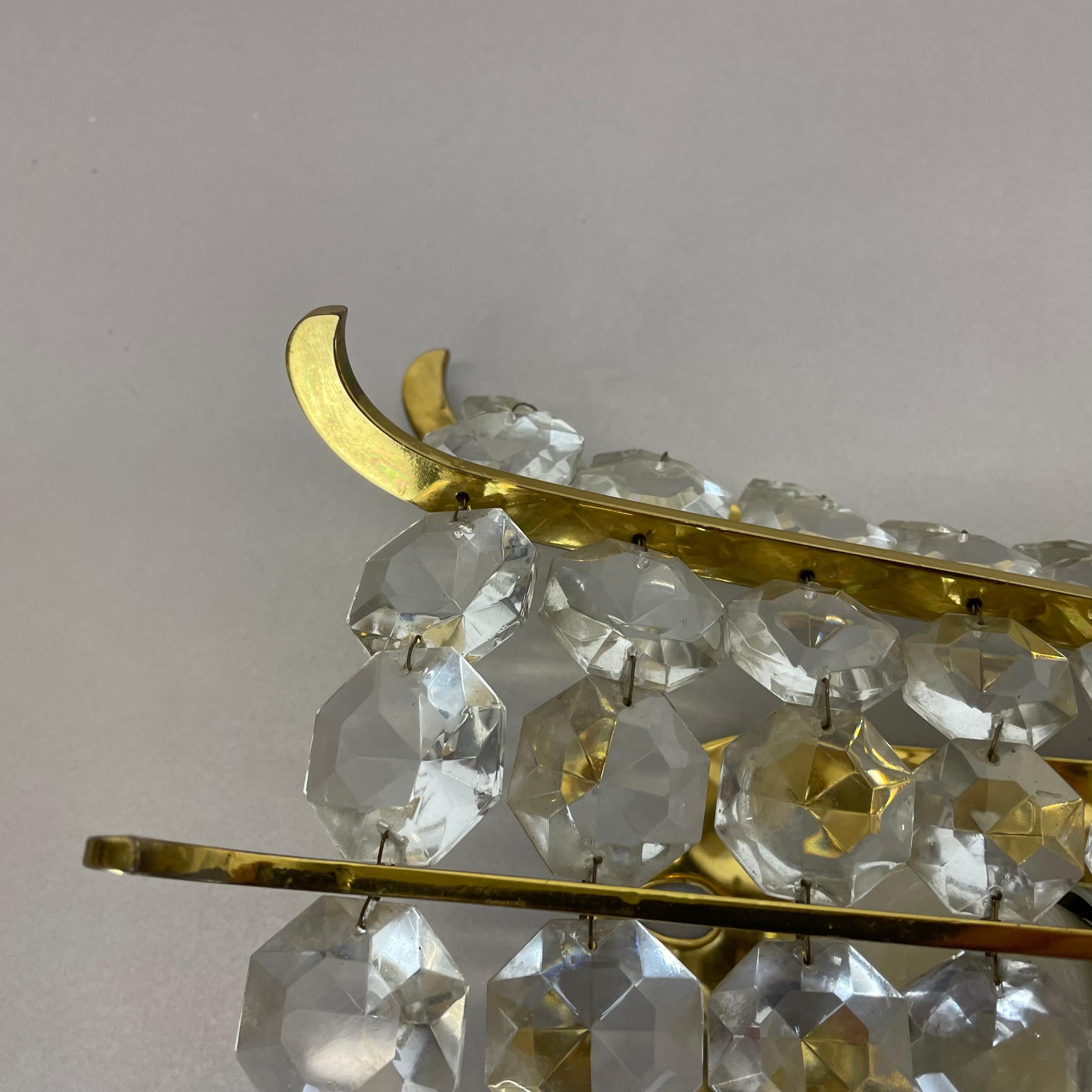 beautiful Bakalowits Wall Light sconce Brass and Crystal Glass, Austria, 1950s In Good Condition For Sale In Kirchlengern, DE