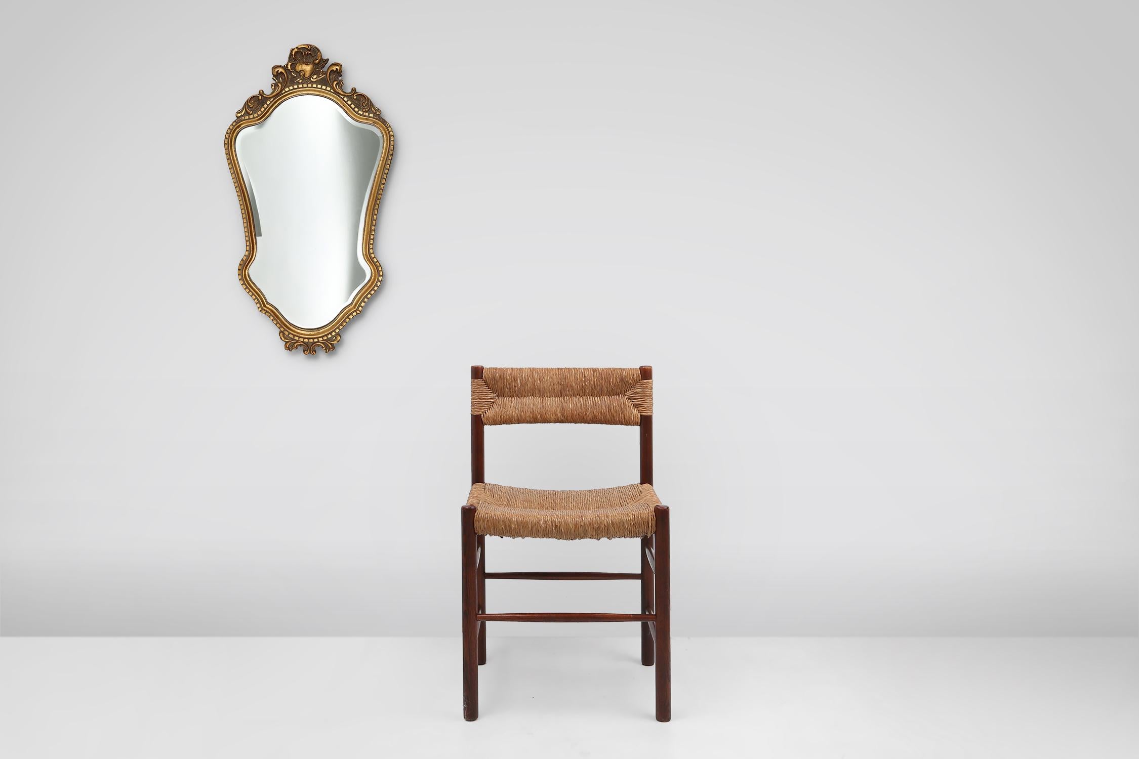 Wood / 1950 / specchio / legno dorato / metà secolo / vintage / barocco

Bellissimo specchio anni Cinquanta in stile barocco, realizzato in Francia intorno al 1950. Con cornice in legno decorata e dorata e vetro a specchio con taglio sfaccettato.

I