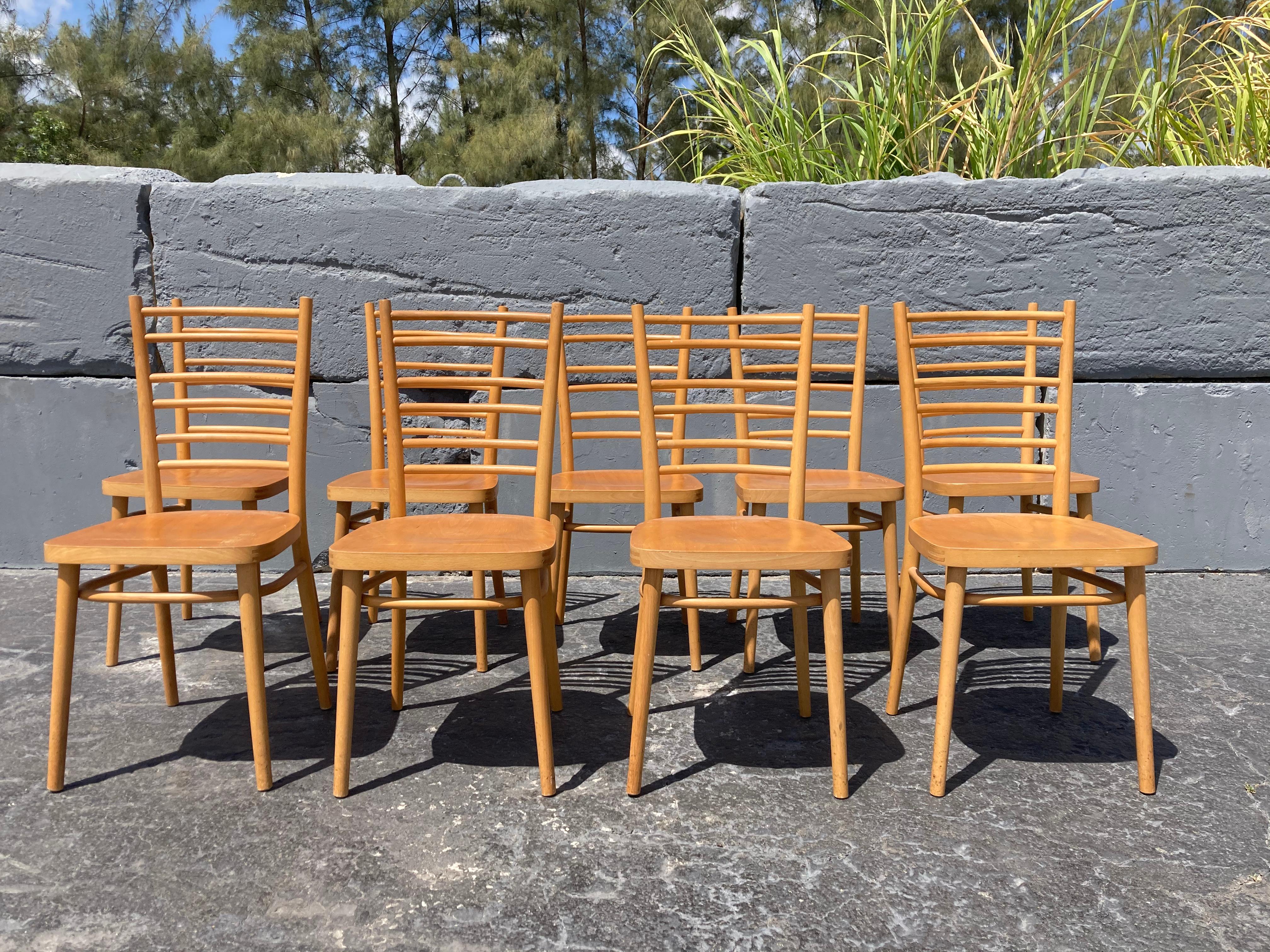 Beautiful Bentwood Dining Chairs, in the Style of Thonet For Sale 2