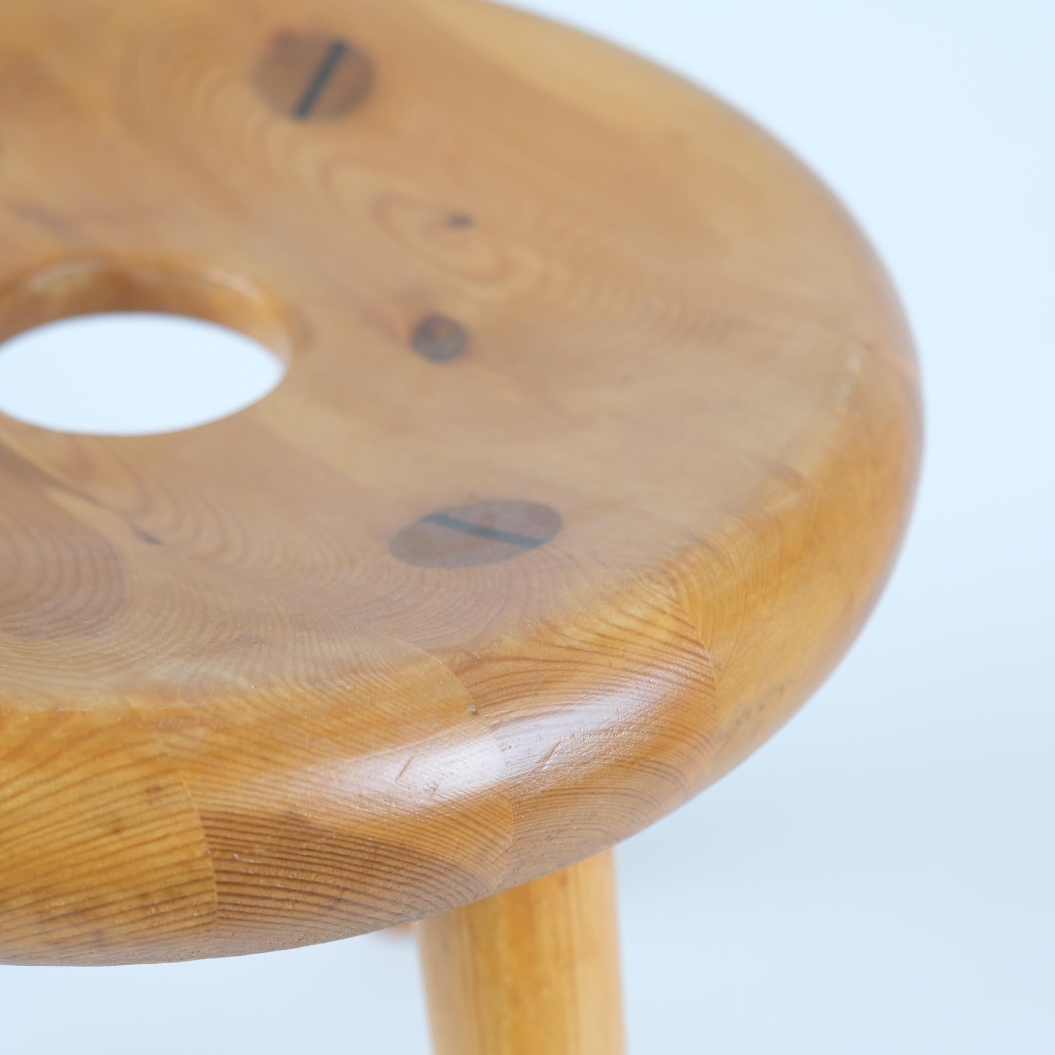 Milieu du XXe siècle Magnifique tabouret de sauna en pin en forme de beignet Bertel Gardberg, Normark, années 1950 en vente