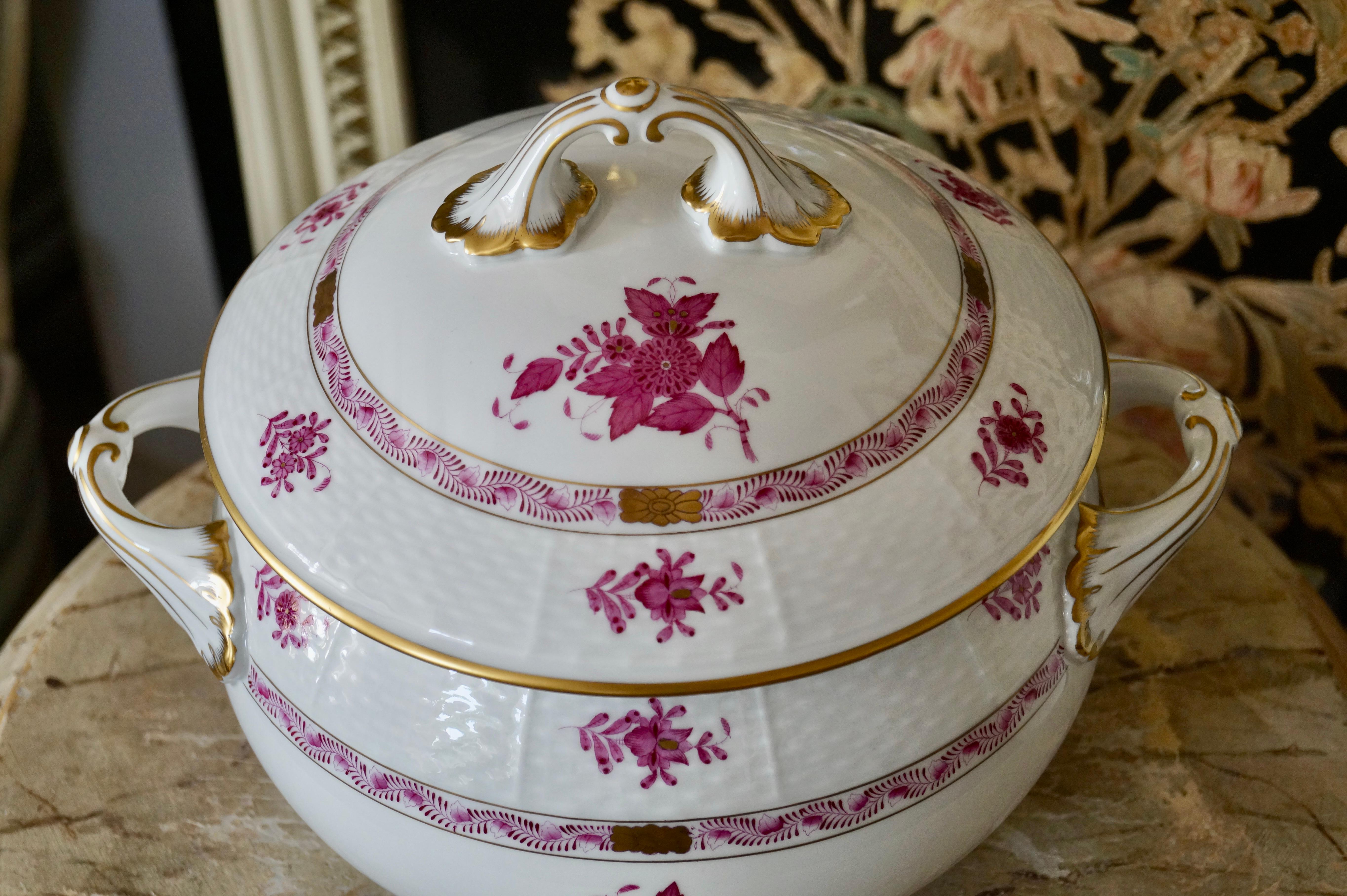 Romantic Beautiful Big Vintage Porcelain Herend Apponyi Pink - Chinese Bouquet Tureen For Sale