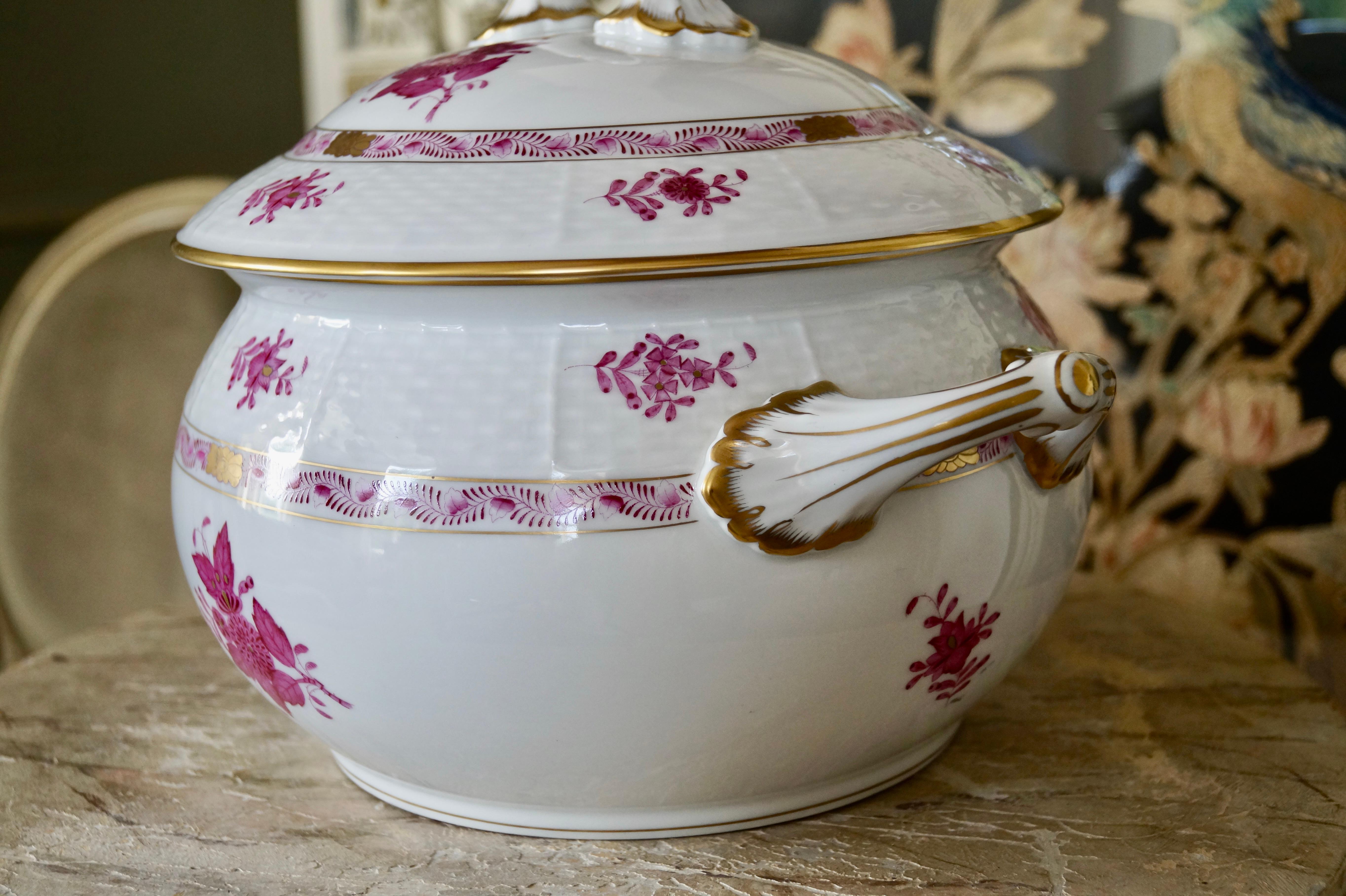 Late 20th Century Beautiful Big Vintage Porcelain Herend Apponyi Pink - Chinese Bouquet Tureen For Sale