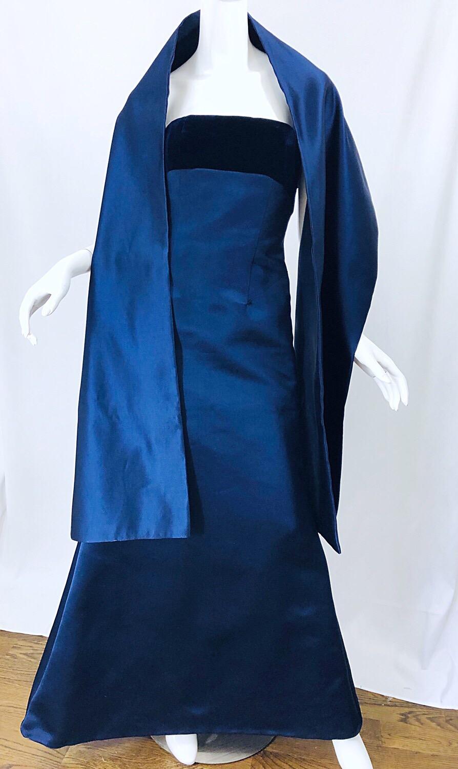 Beautiful Bill Blass Vintage Sz 6 / 8 Navy Blue Silk Satin 90s Gown + Shawl  For Sale 4
