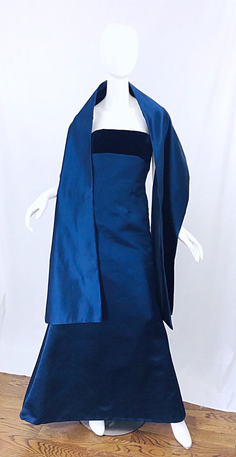 Beautiful 1990s BILL BLASS Couture navy blue silk satin strapless mermaid gown and matching shawl. Strapless bodice features a super soft silk velvet in navy. Interior support holds everything in place. Fitted bodice and body with a flared skirt