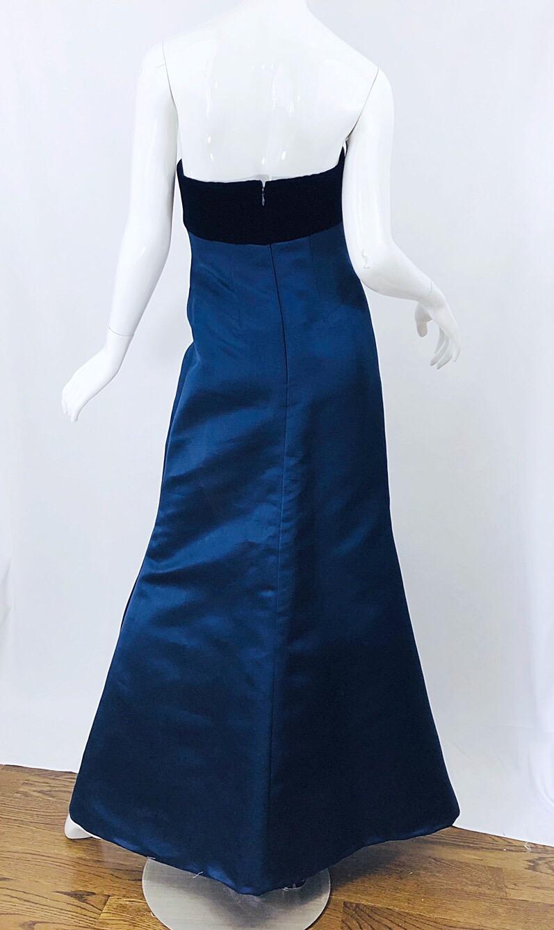 Women's Beautiful Bill Blass Vintage Sz 6 / 8 Navy Blue Silk Satin 90s Gown + Shawl  For Sale