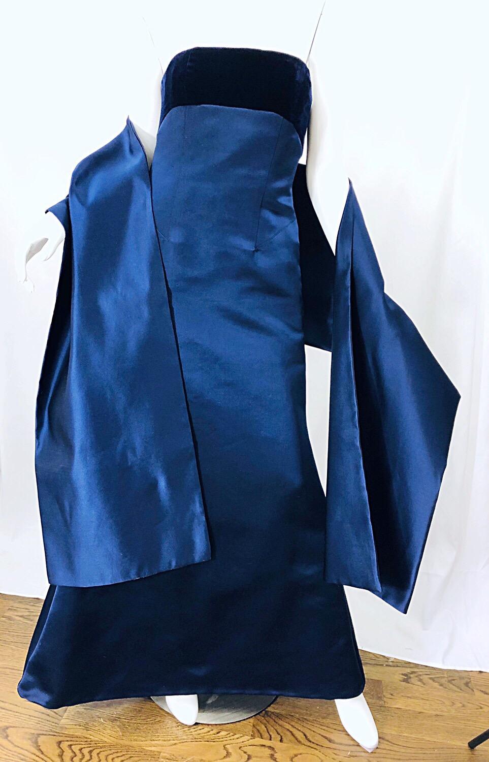 Beautiful Bill Blass Vintage Sz 6 / 8 Navy Blue Silk Satin 90s Gown + Shawl  For Sale 1