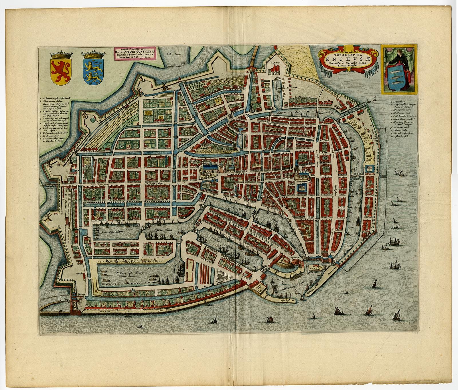 Antique print, titled: 'Topograhpiae Enchusae.' 

Bird's-eye view plan of Enkhuizen in The Netherlands, with key to locations and coats of arms. Text in Dutch on verso. This plan originates from the famous city Atlas: 'Toneel der Steeden'