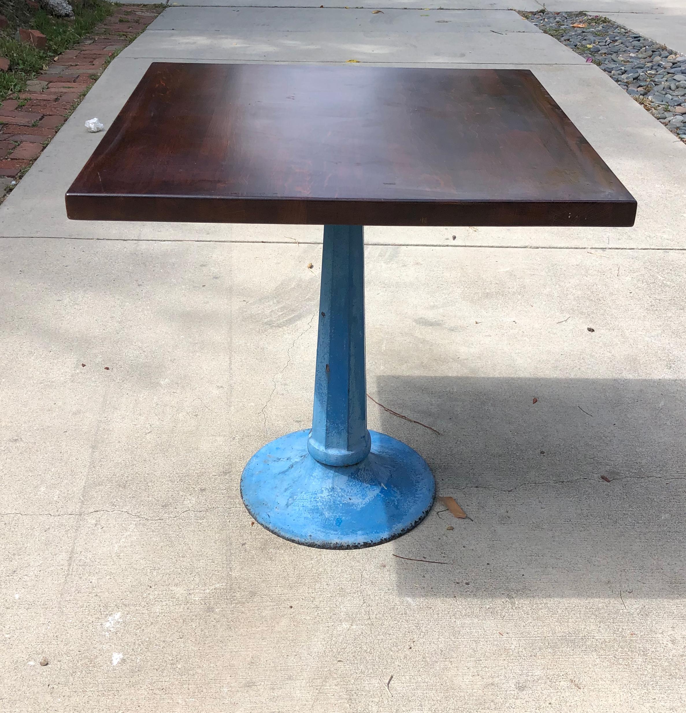 Beautiful Bisto Style table with antique industrial cast iron pedestal For Sale 3