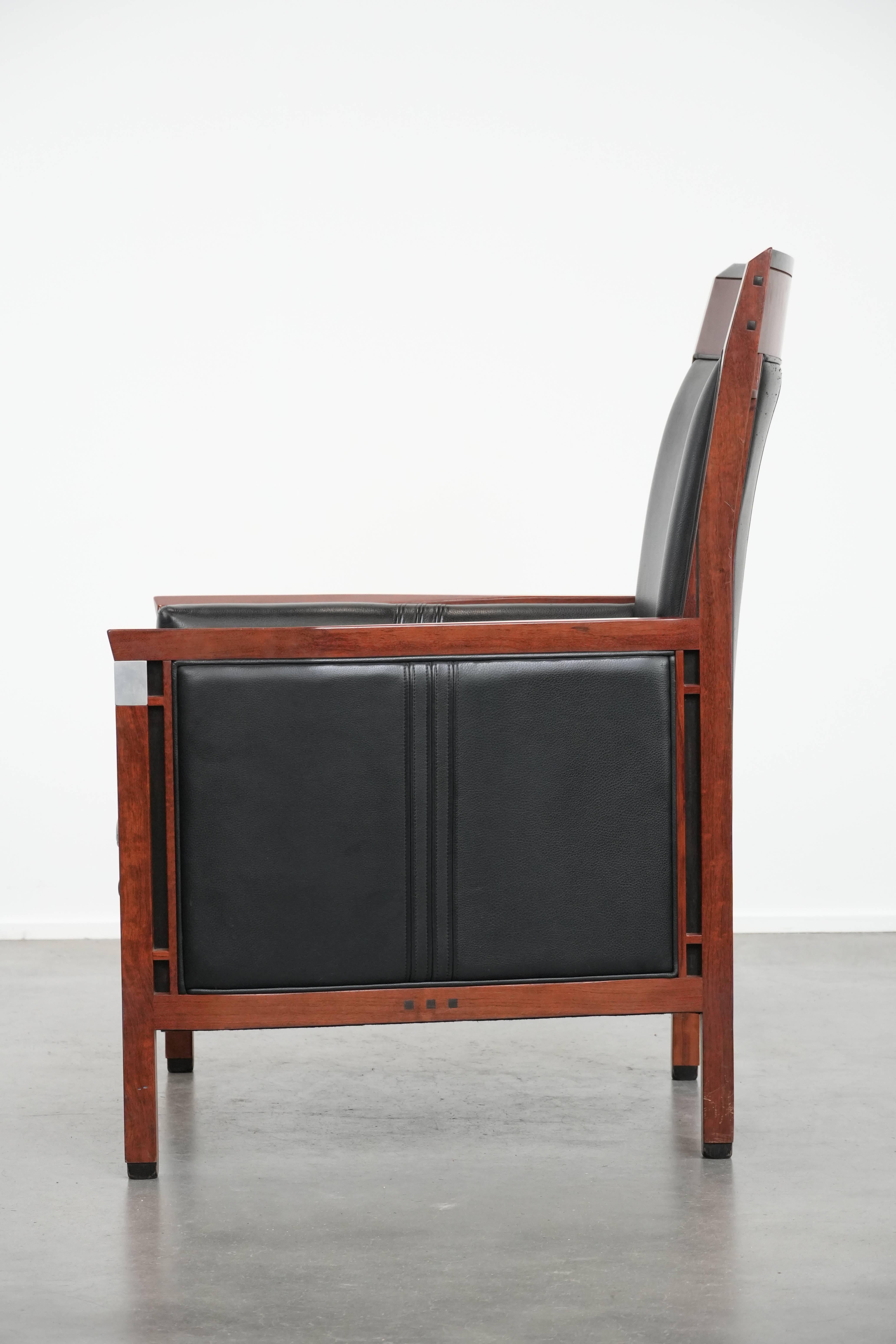 Precioso sillón Art Decó de cuero vacuno negro con respaldo alto Siglo XXI y contemporáneo en venta