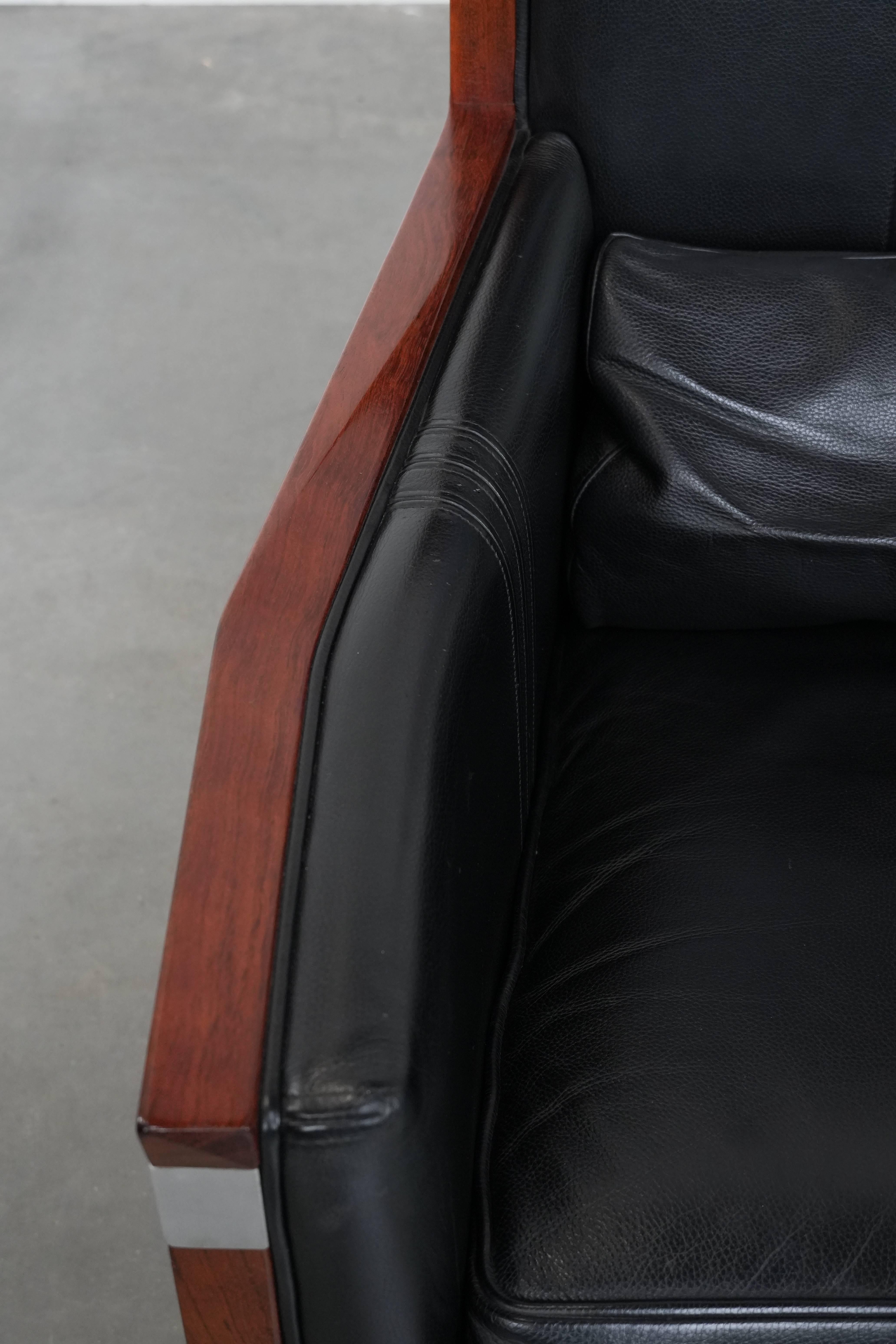 Precioso sillón Art Decó de cuero vacuno negro con respaldo alto en venta 1