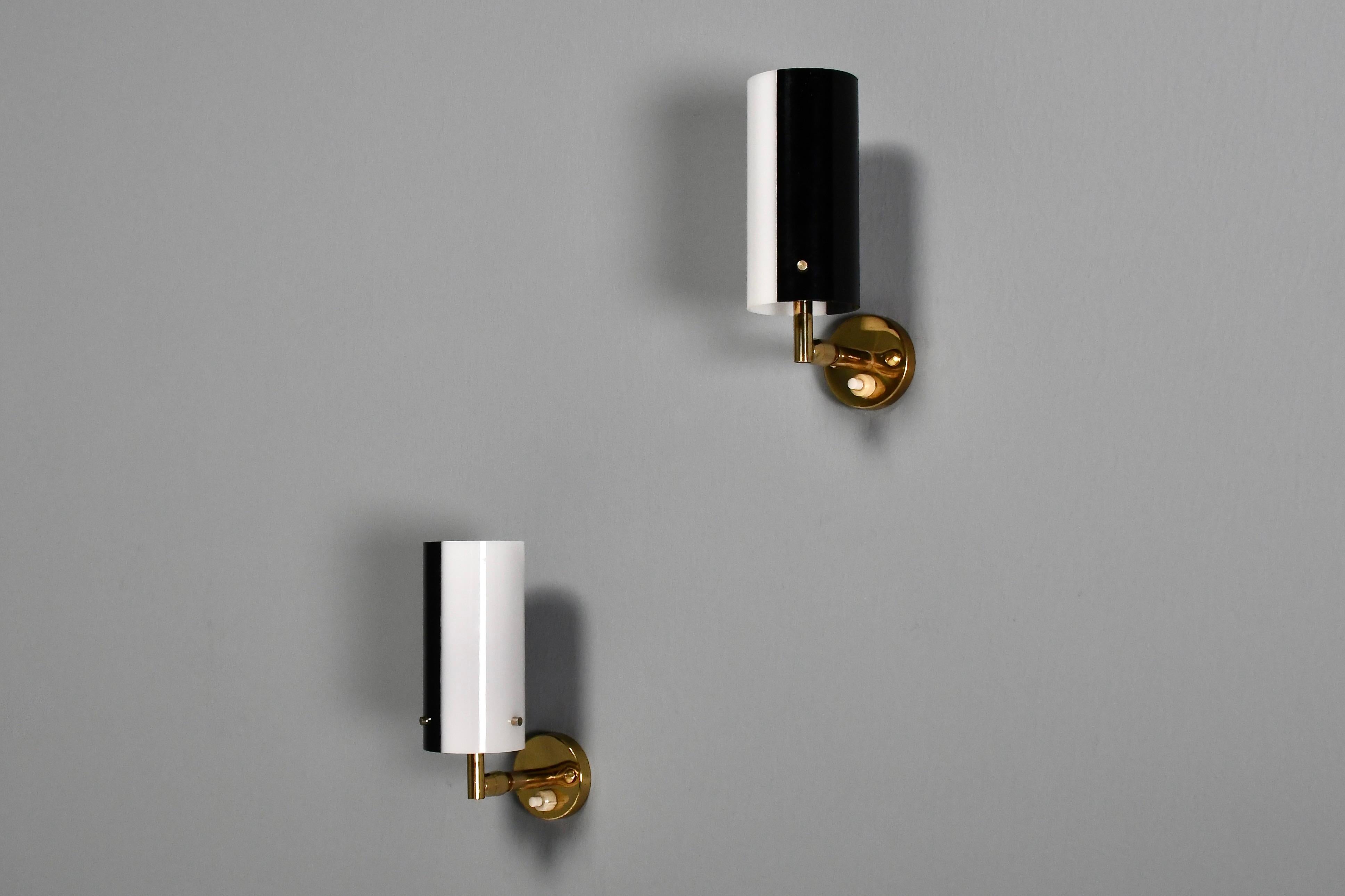 Beautiful Black/White Perspex and Brass Sconces by Stillux, Italy 1960s For Sale 3