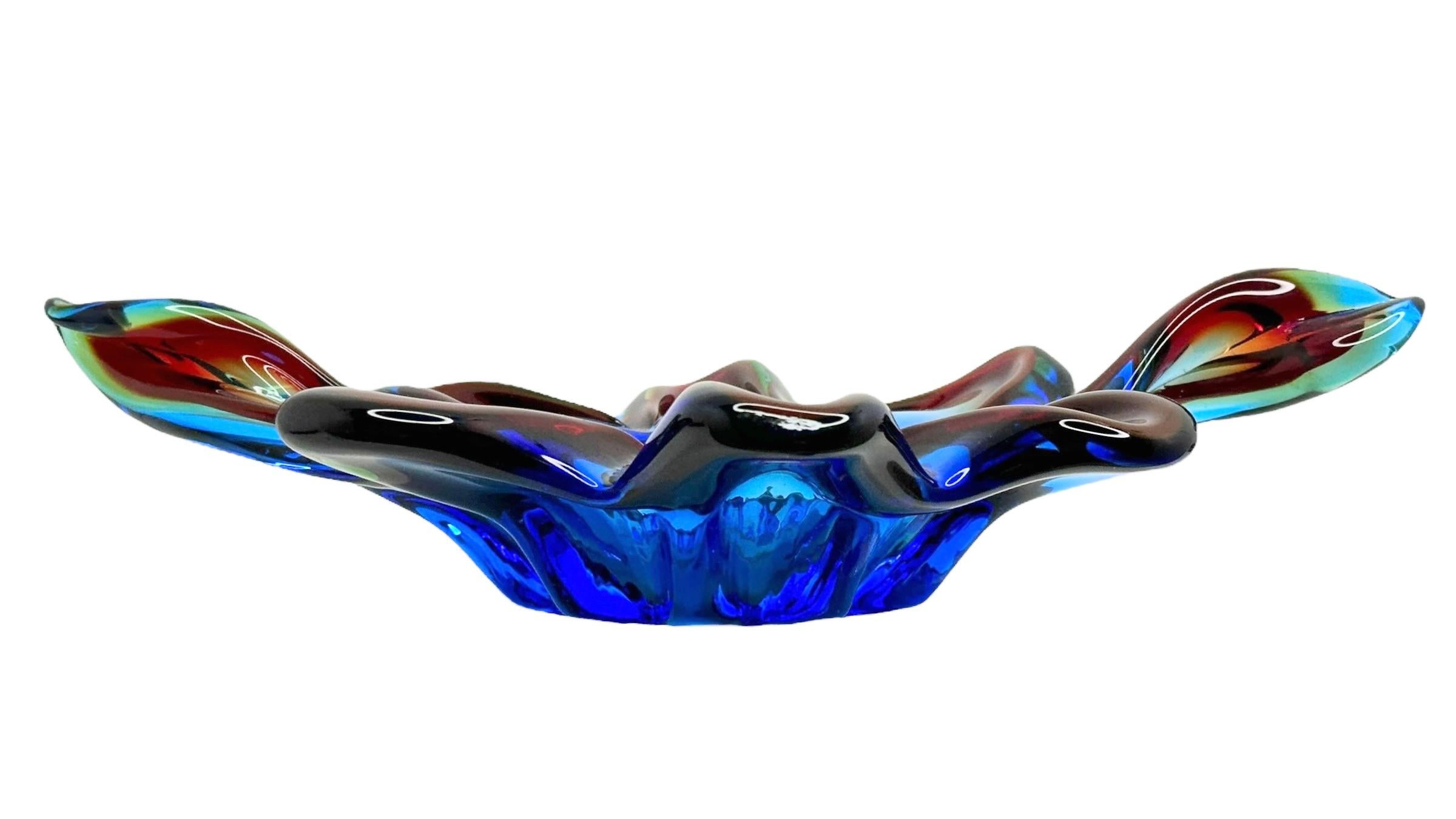 Beautiful Blue and red Murano Glass Bowl Catchall Vintage, Italy, 1960s For Sale 2