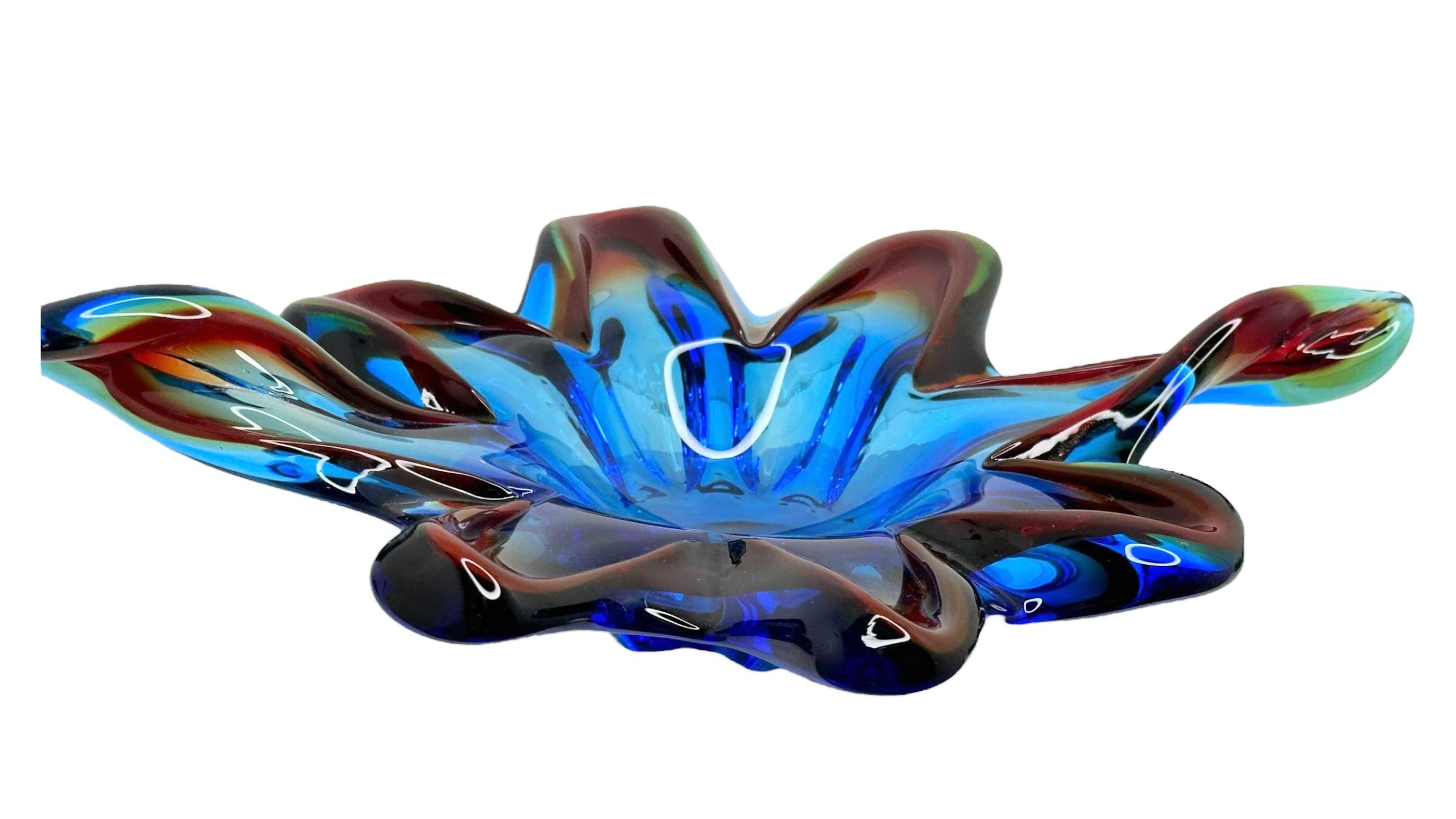 Mid-Century Modern Beautiful Blue and red Murano Glass Bowl Catchall Vintage, Italy, 1960s For Sale