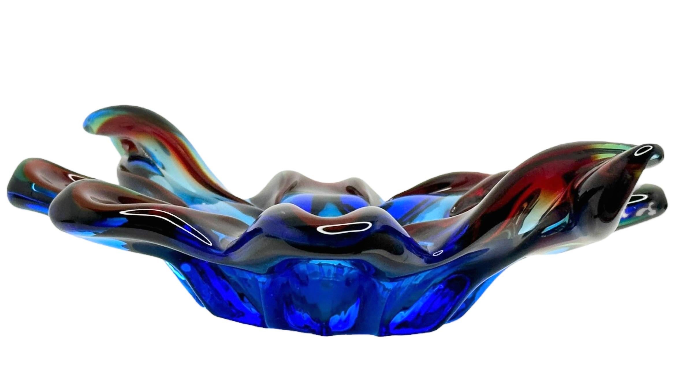 Beautiful Blue and red Murano Glass Bowl Catchall Vintage, Italy, 1960s For Sale 1