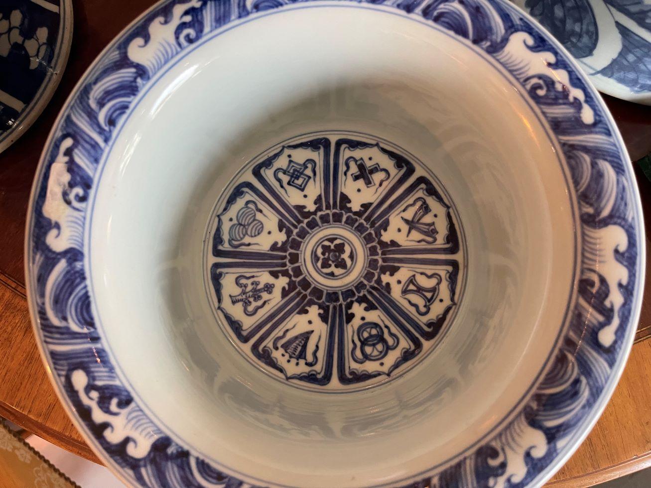 Precioso cuenco lavatintas azul y blanco Chino en venta