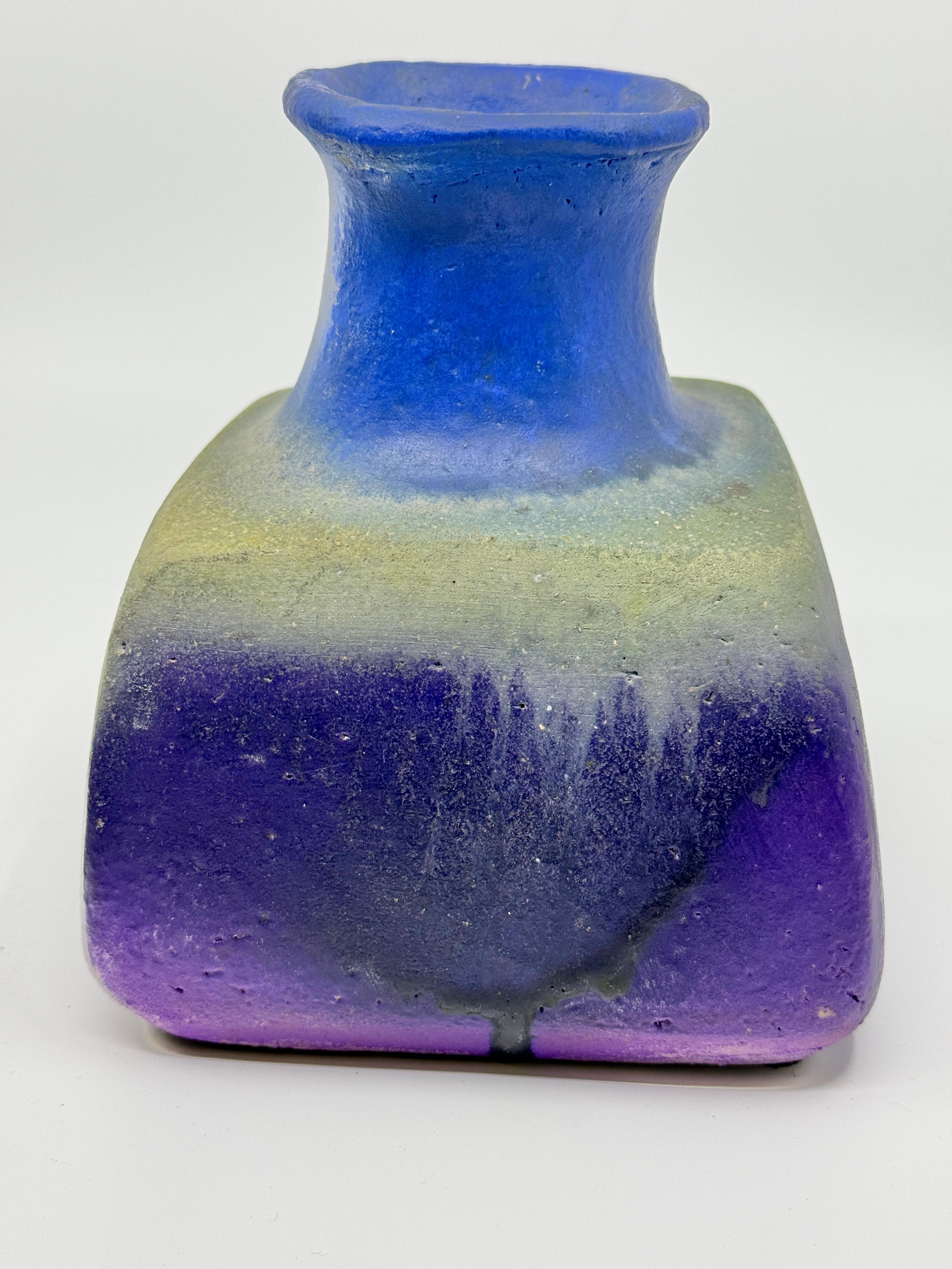 Precioso jarrón cuadrado Fantoni esmaltado azul goteado en venta 1