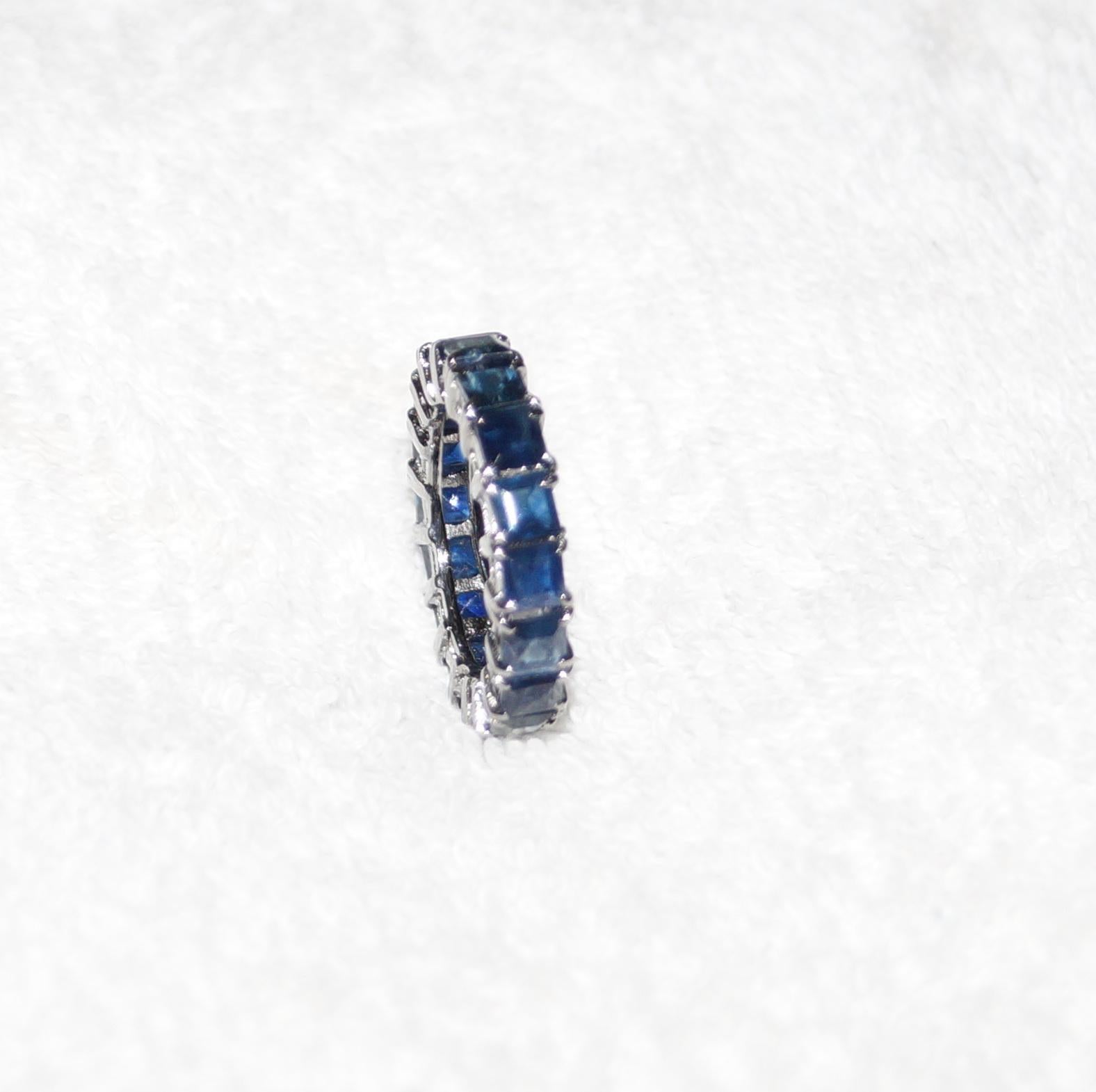 Beautiful Blue gemstone sterling silver eternity band stack band ring In New Condition For Sale In Delhi, DL