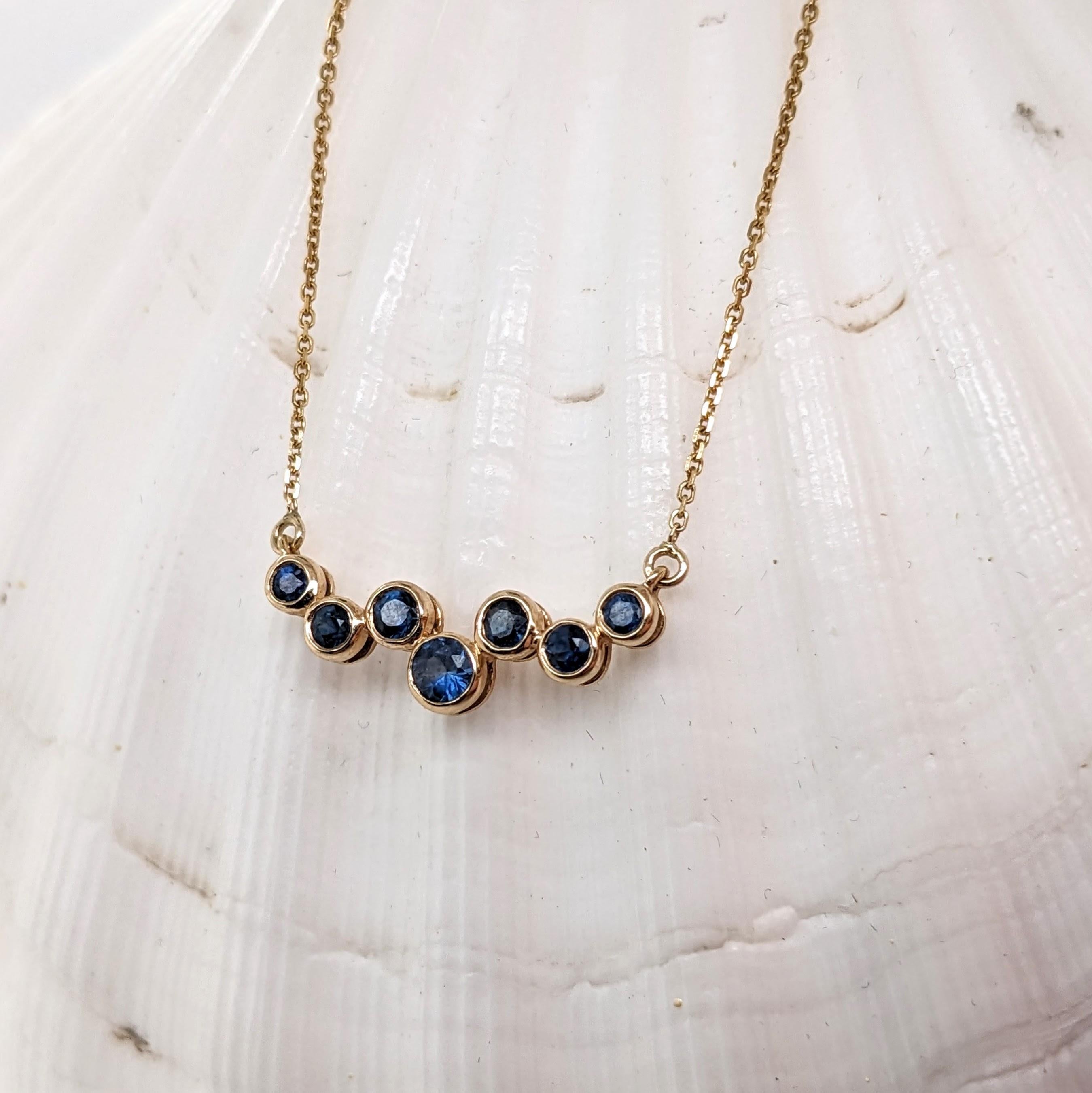 Round Cut Beautiful Blue Sapphire Pendant Necklace in Solid 14K Gold Round Gemstones For Sale