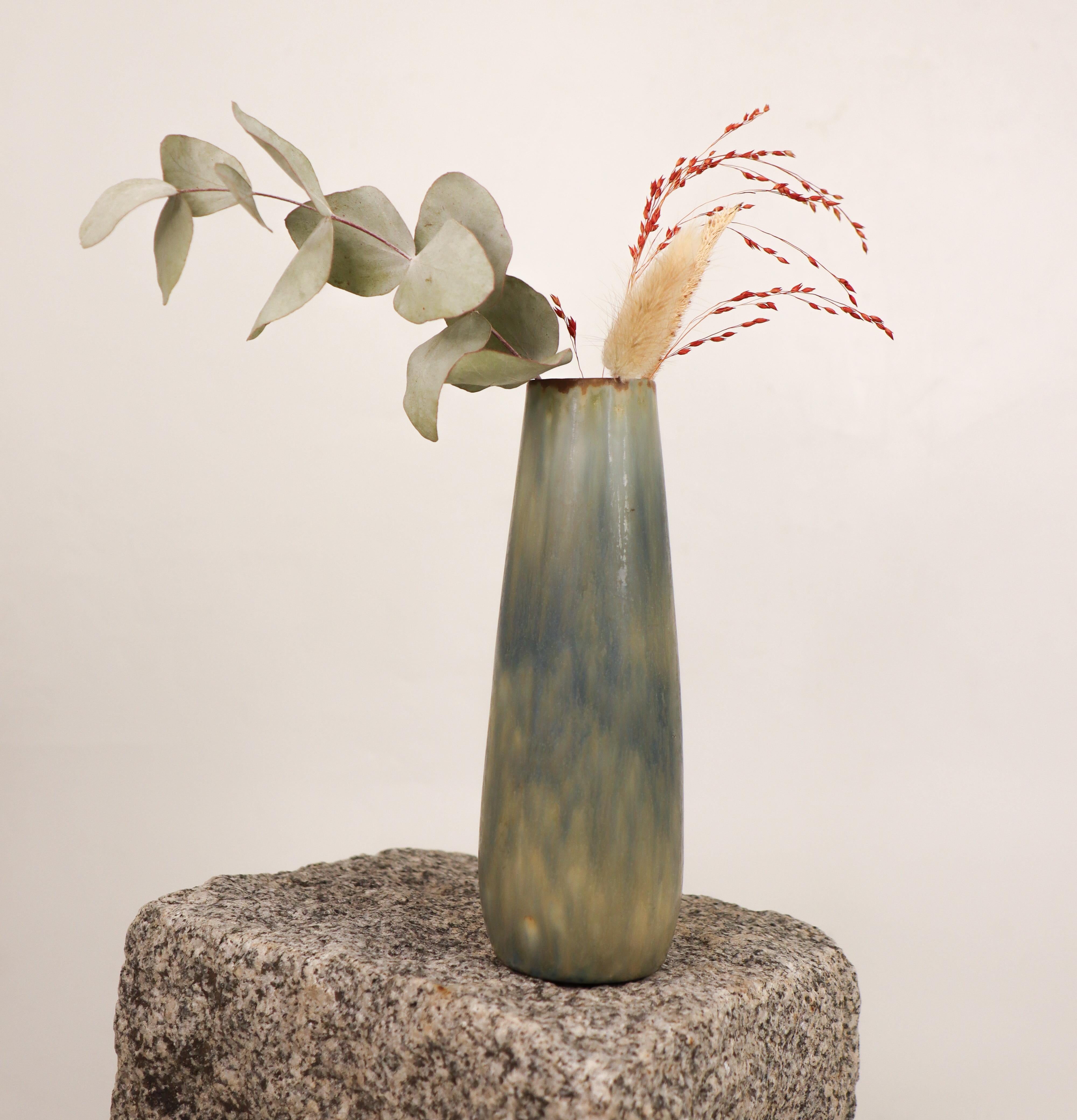 Scandinavo moderno Bellissimo vaso cilindrico di colore blu - Carl-Harry Stålhane Rörstrand Scandinavian in vendita