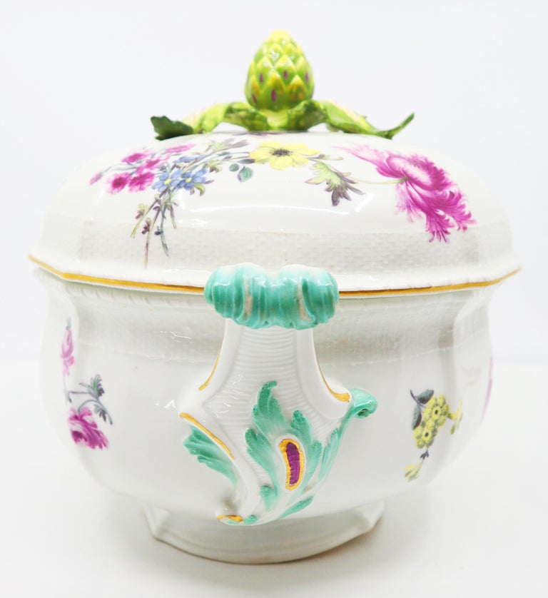 Beautiful Bowl, Hand Painted Flowers with Artichoke Finial Meissen, 19th Century For Sale 6