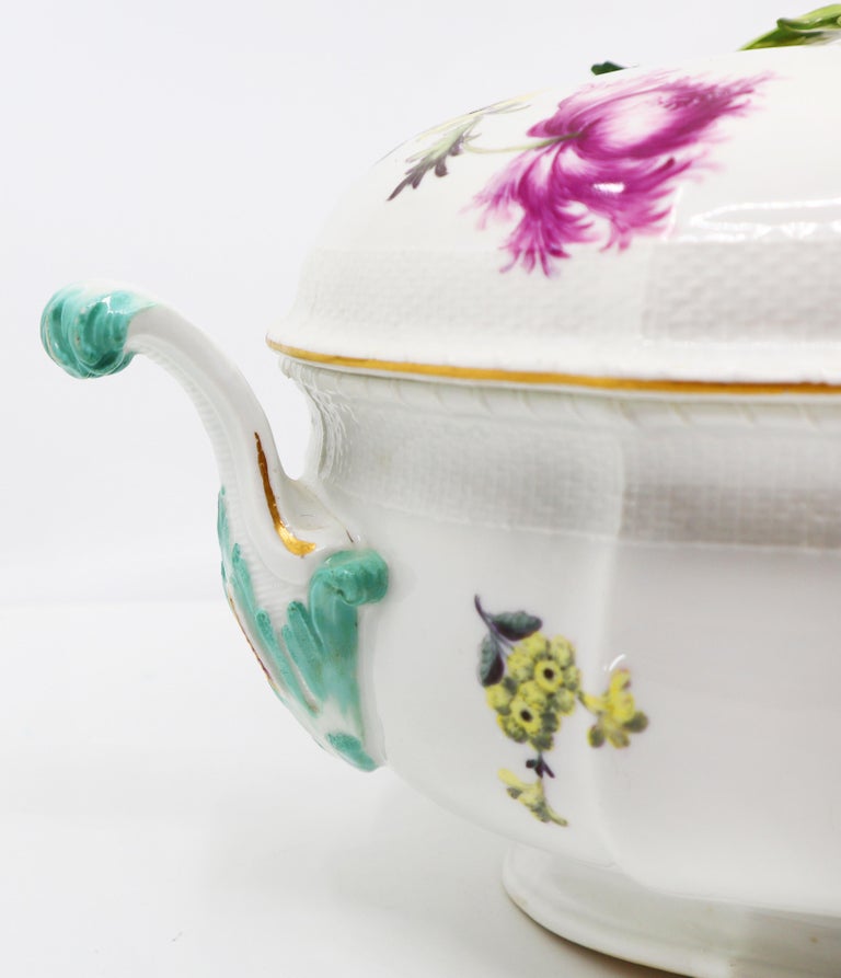 Beautiful Bowl, Hand Painted Flowers with Artichoke Finial Meissen, 19th Century For Sale 7