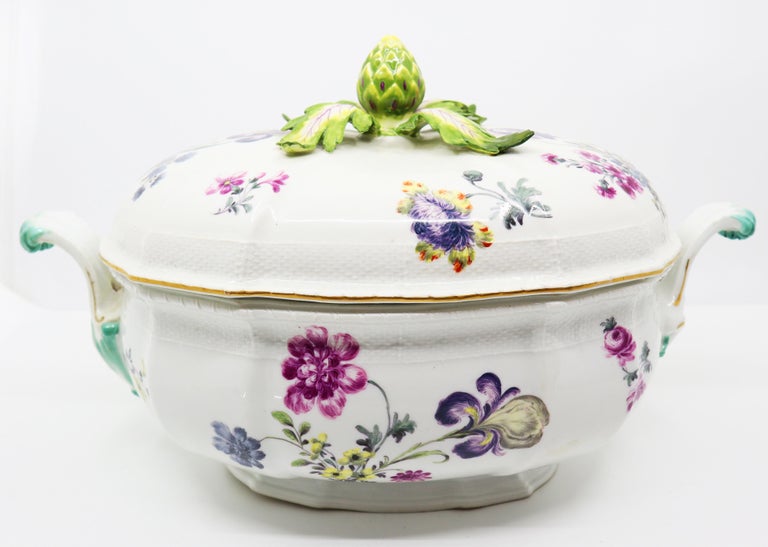 Beautiful Bowl, Hand Painted Flowers with Artichoke Finial Meissen, 19th Century For Sale 2