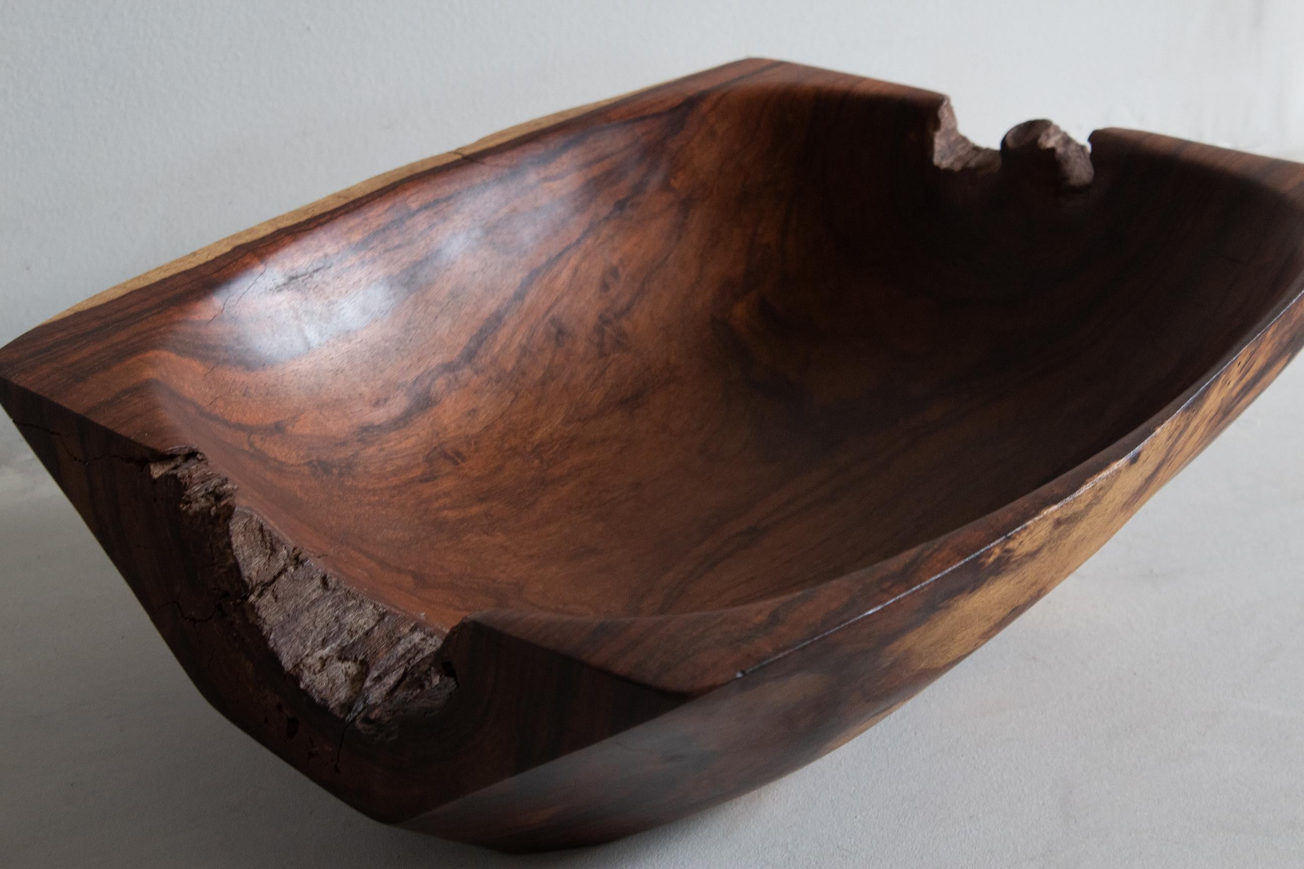 Mexicain Magnifique bol mexicain en bois de granadillo récupéré de la jungle mayan en vente