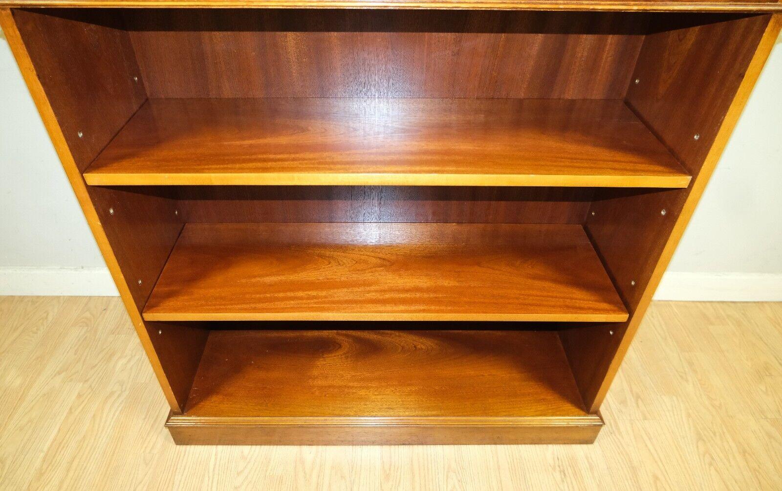 20th Century BEAUTIFUL BRADLEY BURR YEW WOOD LOW OPEN BOOKCASE WiTH PAIR ADJUSTABLE SHELVES For Sale