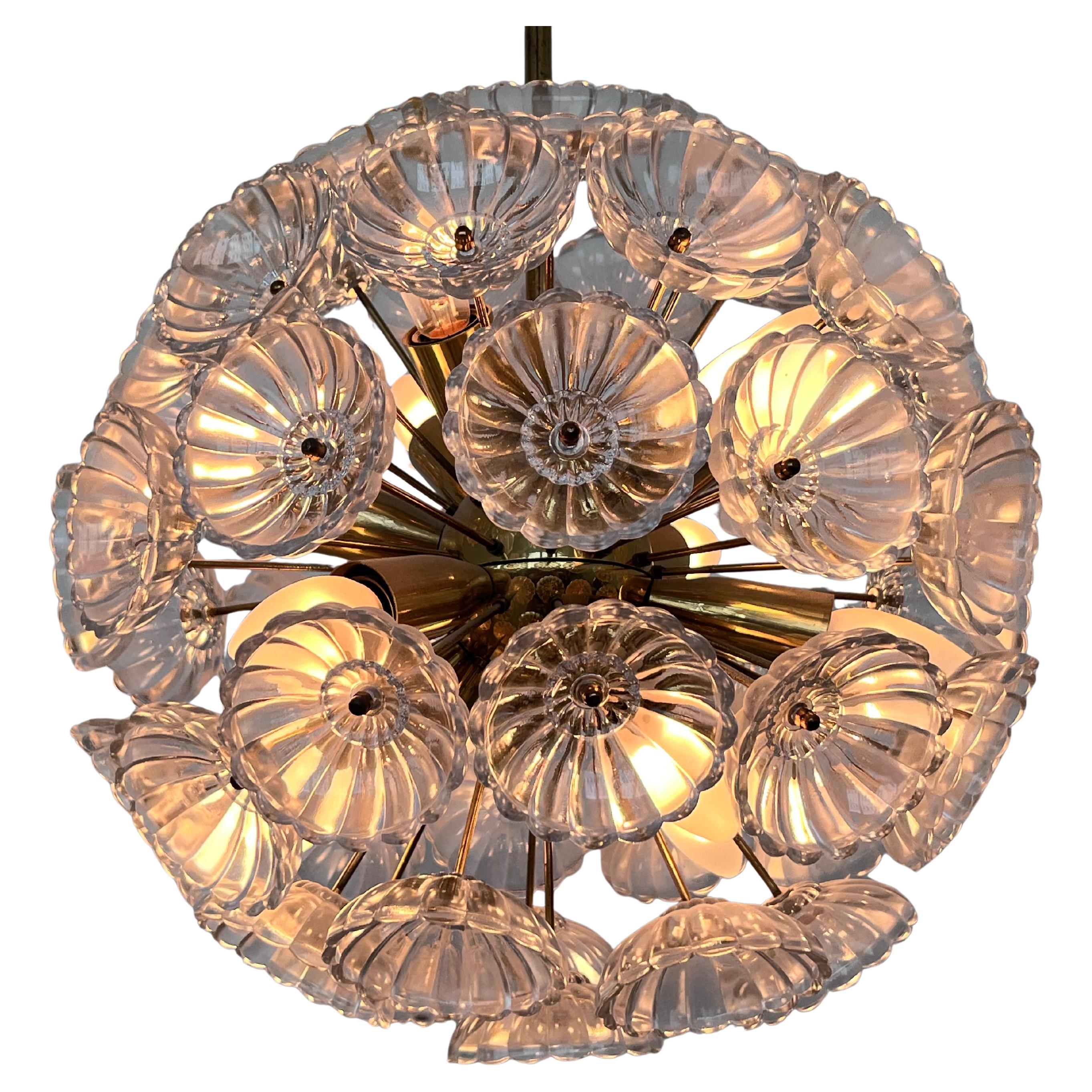 - Germania, DDR, anni '60
- Realizzato in ottone e vetro
- Originale in buone condizioni
- contrassegnato dal produttore
- Compatibile con noi
jr