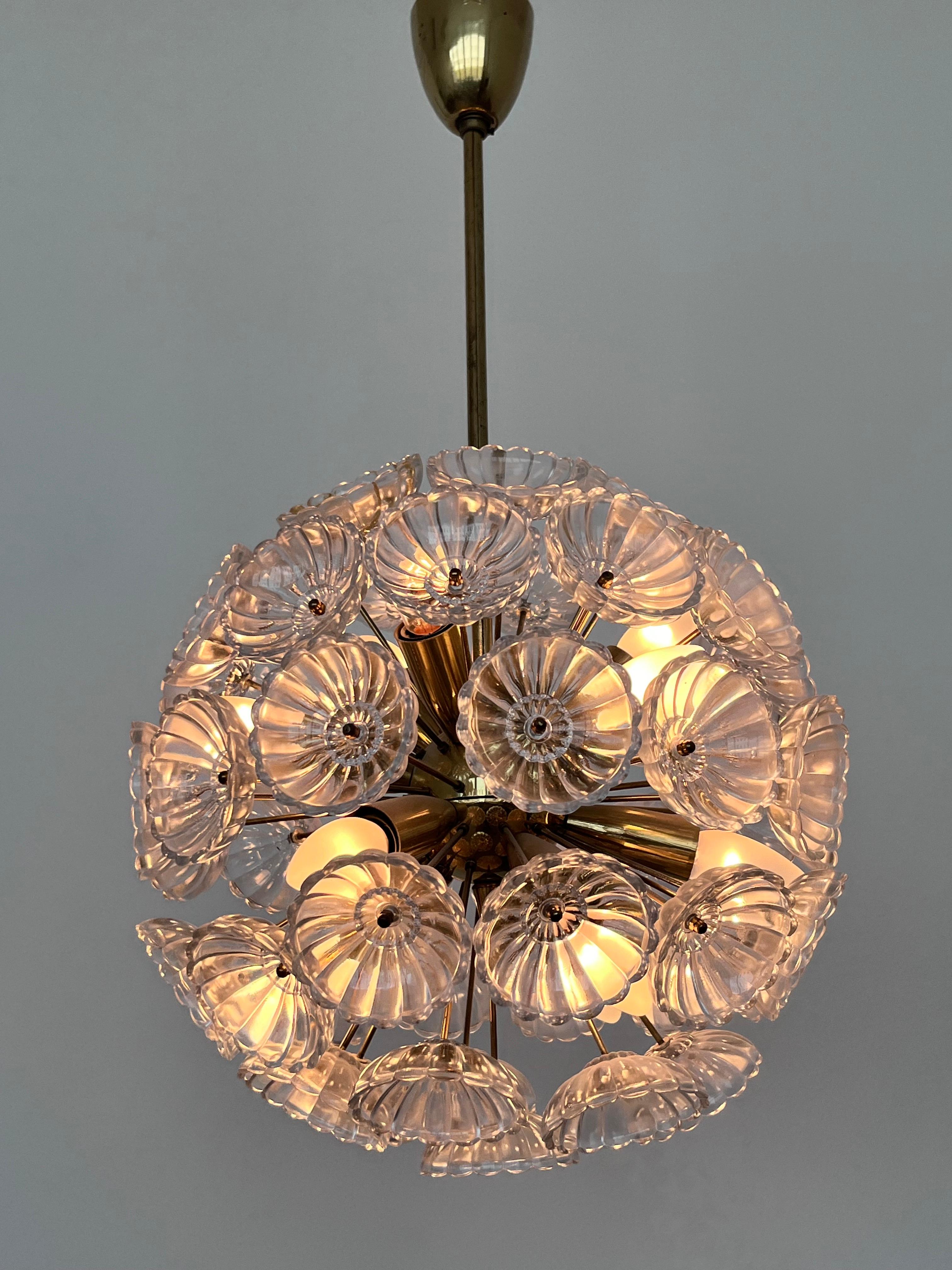 Tedesco Bellissimo Sputnik in ottone e vetro, Dandelion, anni '60 / Germania in vendita
