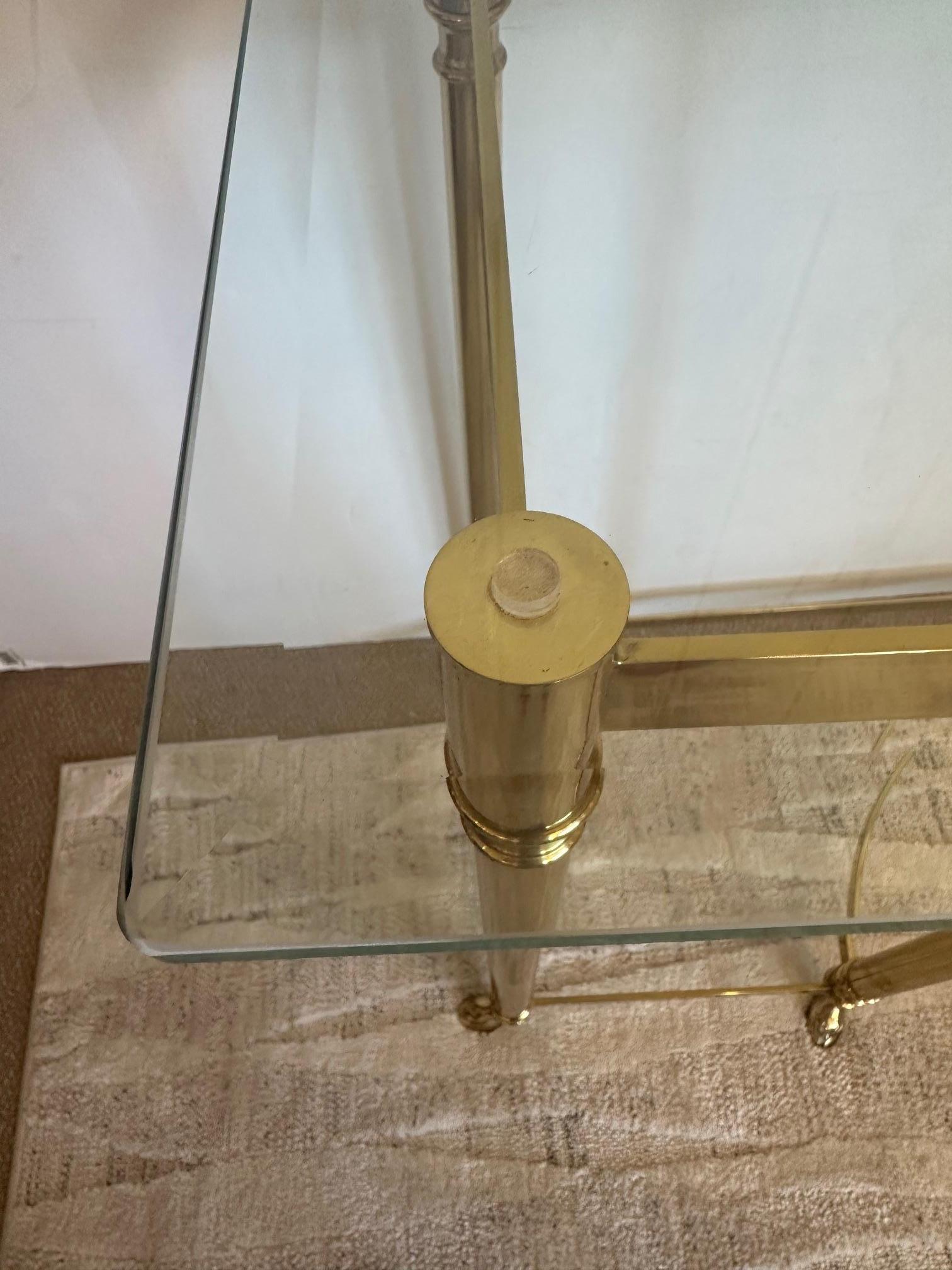 Mesa consola de latón y cristal biselado de LaBarge Estadounidense en venta