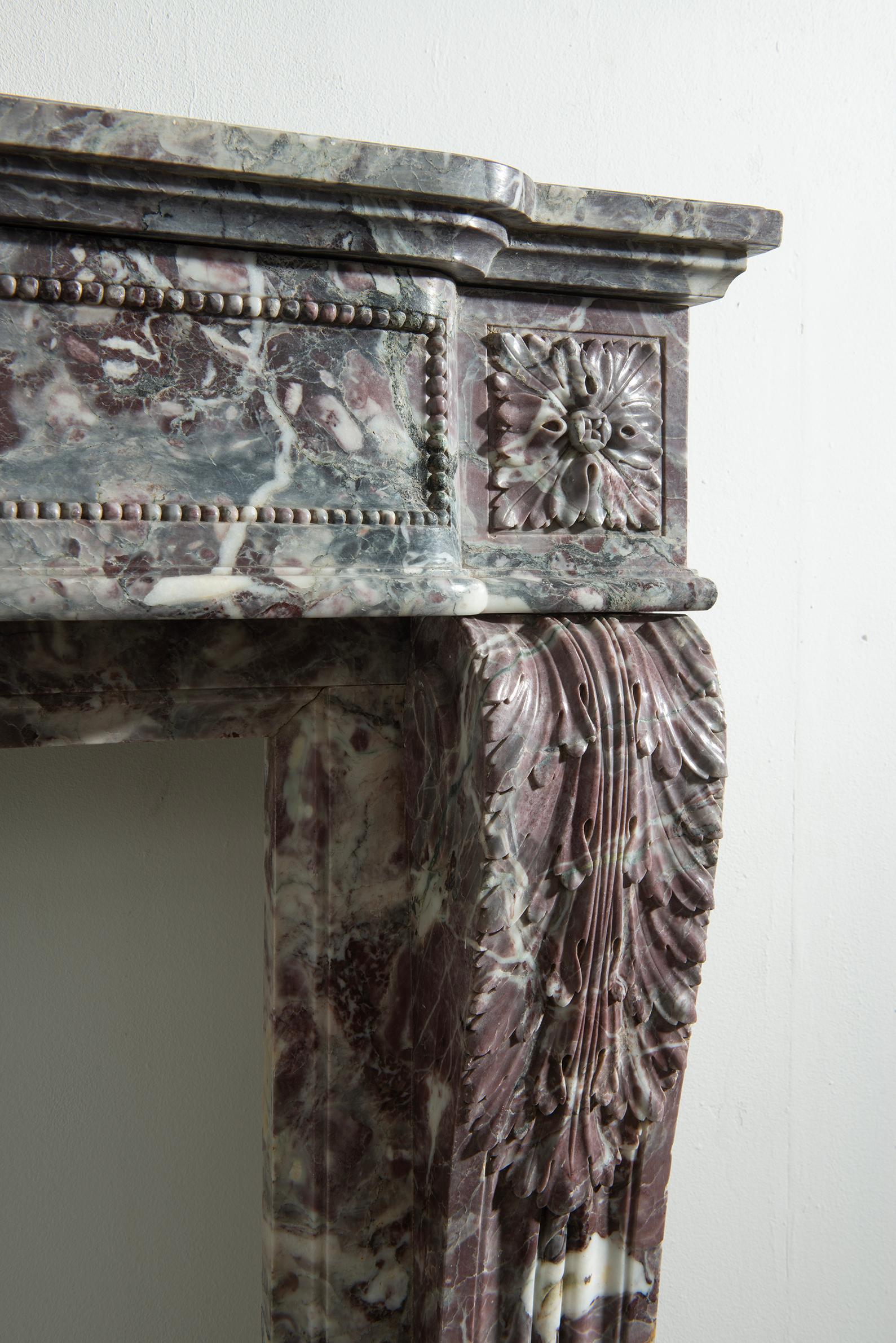 Magnifique cheminée Louis XVI en marbre Breche en vente 14