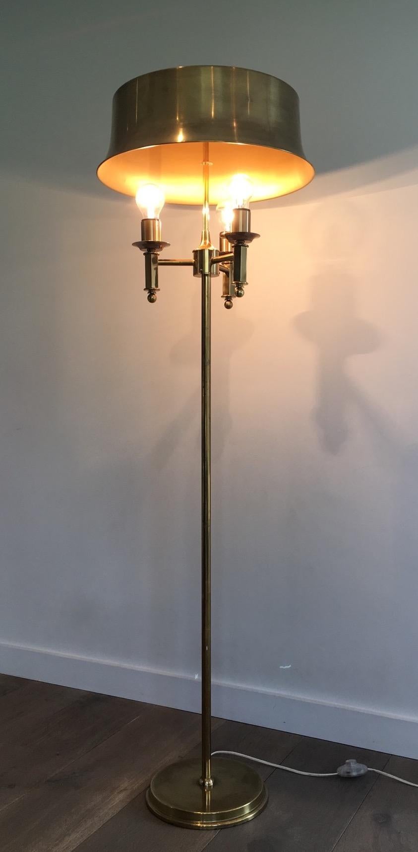 Schöne Stehlampe aus Bronze und Messing mit Messingschirm im Angebot 6