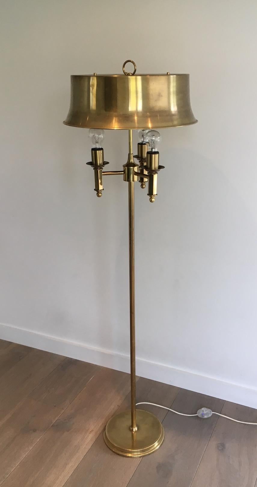 Schöne Stehlampe aus Bronze und Messing mit Messingschirm (Französisch) im Angebot