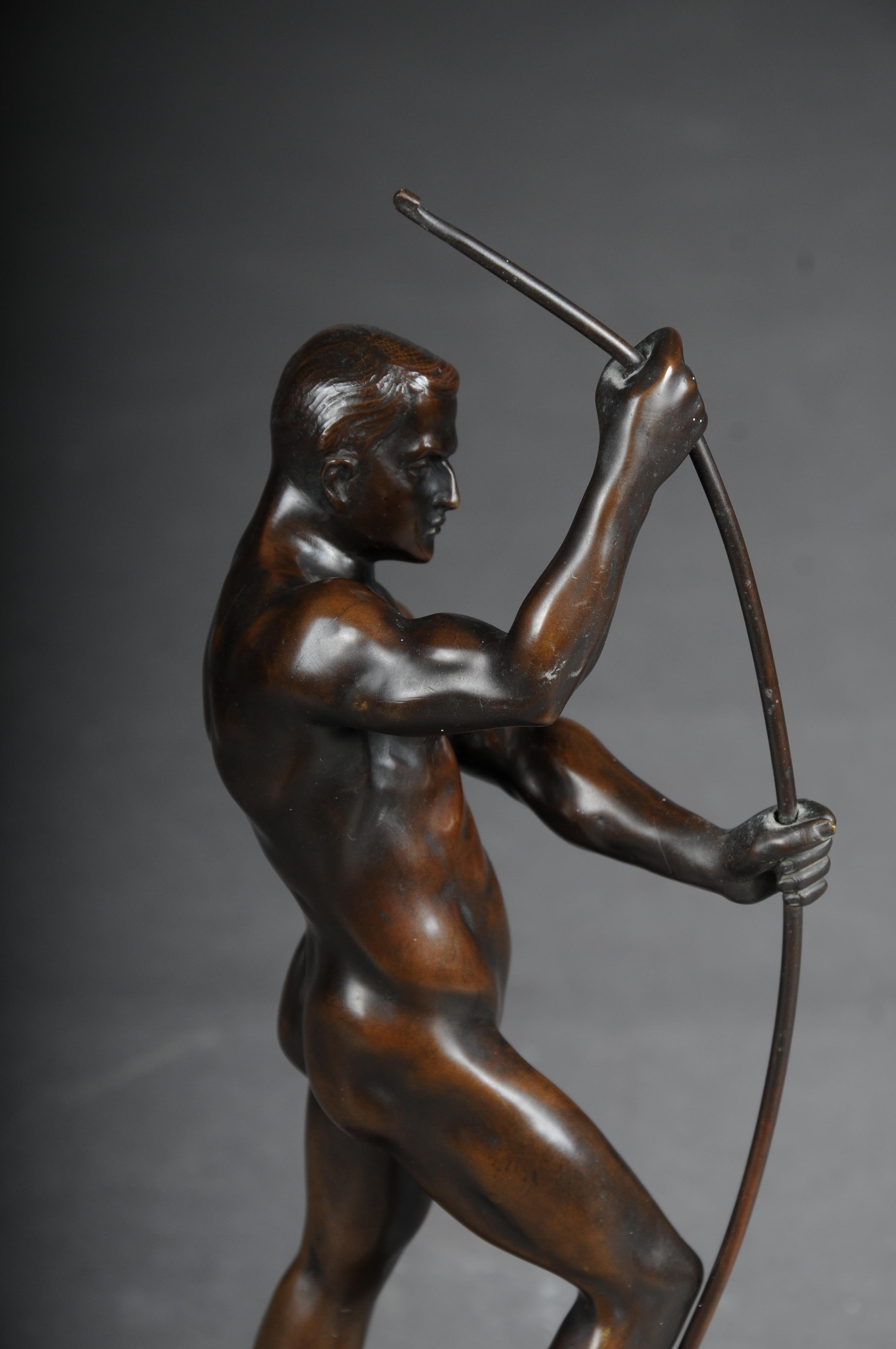 Beautiful Bronze Figure, the Bowman, Signed H. Riese, 20th Century For Sale 5