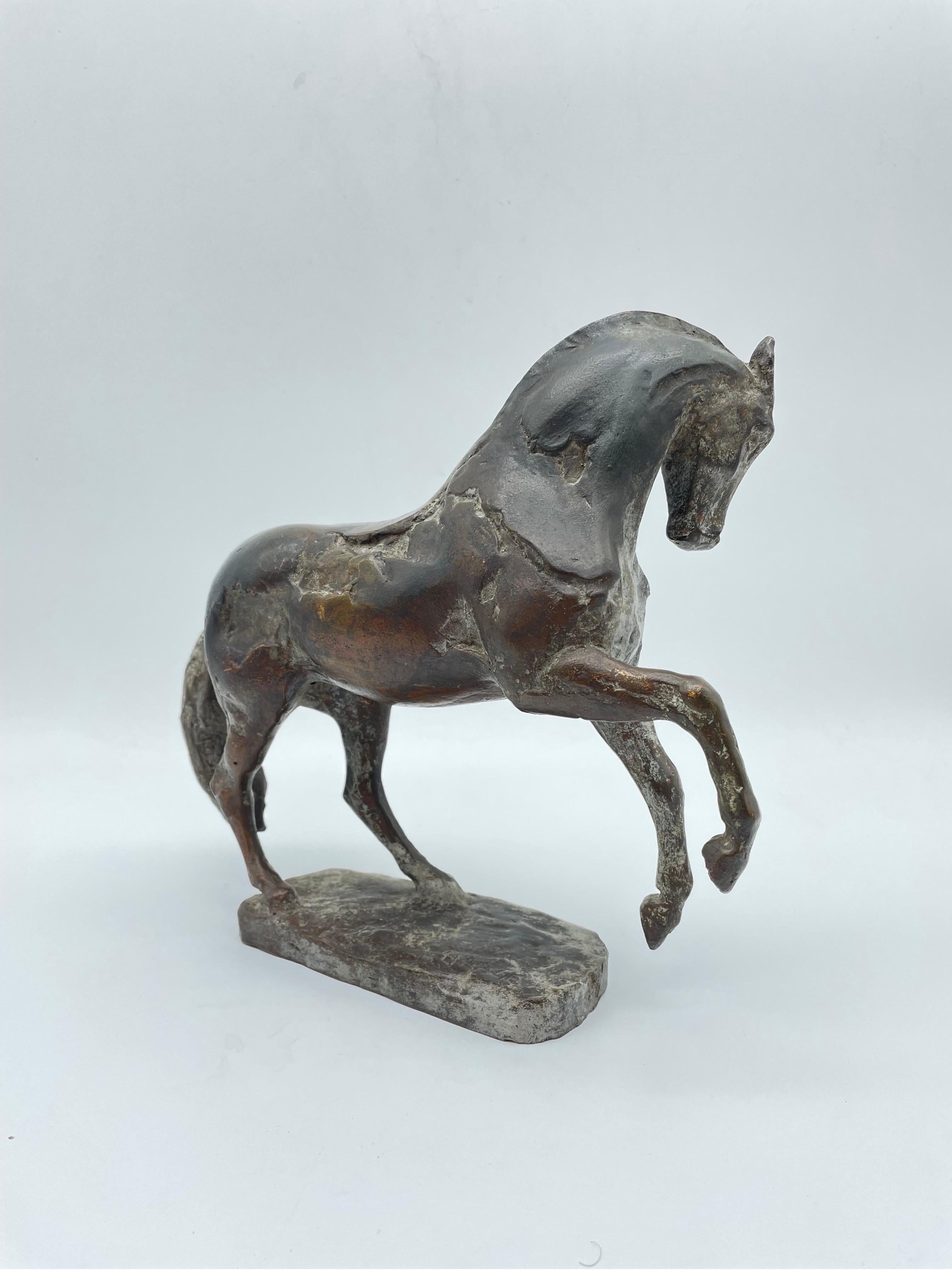 Beautiful bronze sculpture rearing horse signed Annemarie Haage

Solid bronze, rising Pfred. Rounded rectangular base, signed A. Haage Very decorative and solid cast bronze.

Annemarie HAAGE is an artist from Berlin who was born in