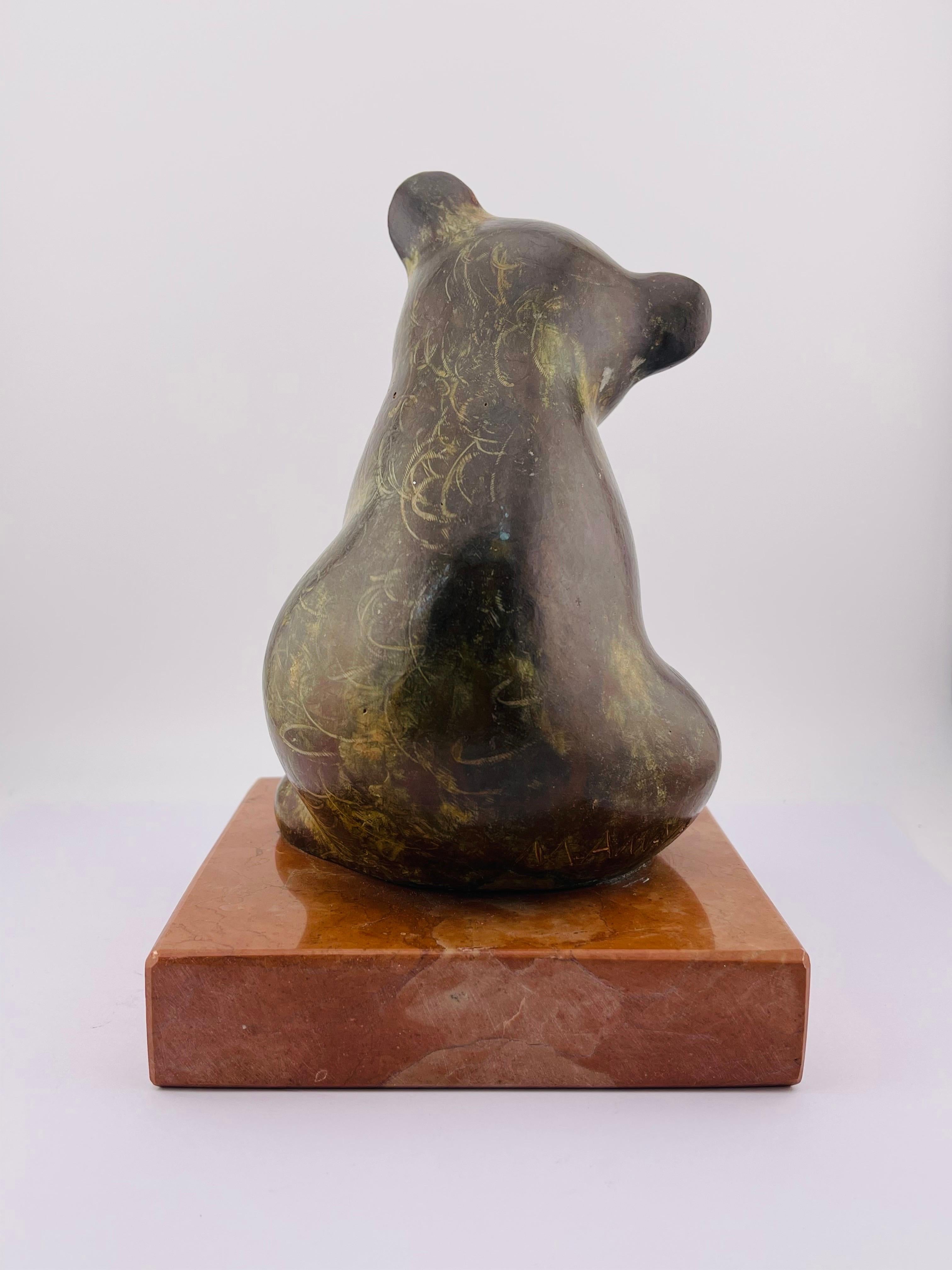 Beautiful bronze teddy bear sculpture signed Marino Amaya In Good Condition In Berlin, DE