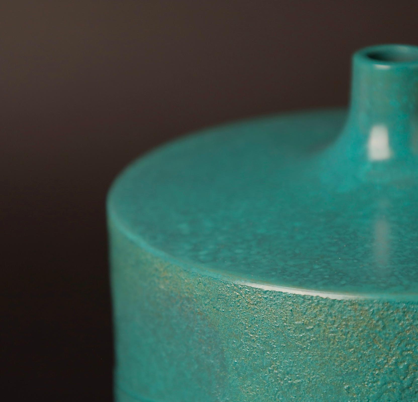 Beautiful Bronze vase by renown artist 20th century Itou Kunisuke For Sale 5