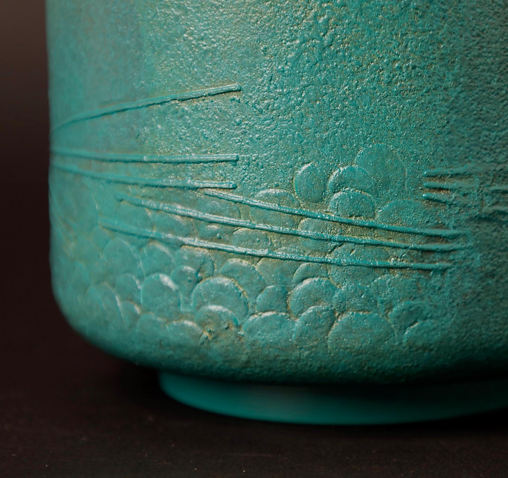 Beautiful Bronze vase by renown artist 20th century Itou Kunisuke For Sale 3