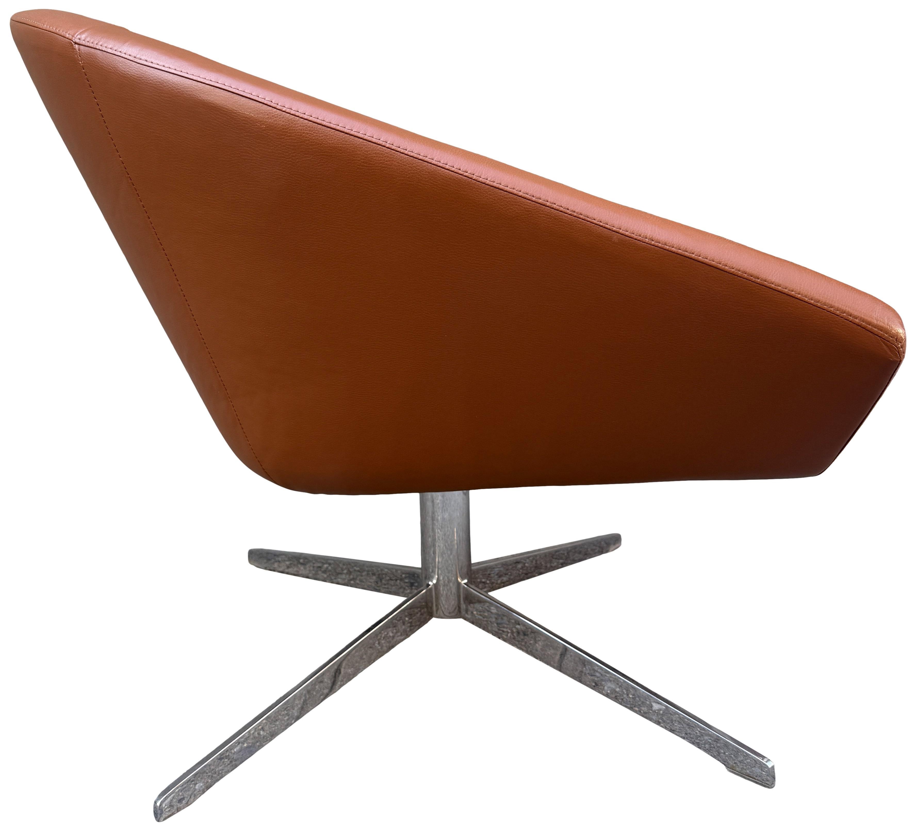 Beautiful Saddle Brown Leather Lounge Chairs for Bernhardt, 