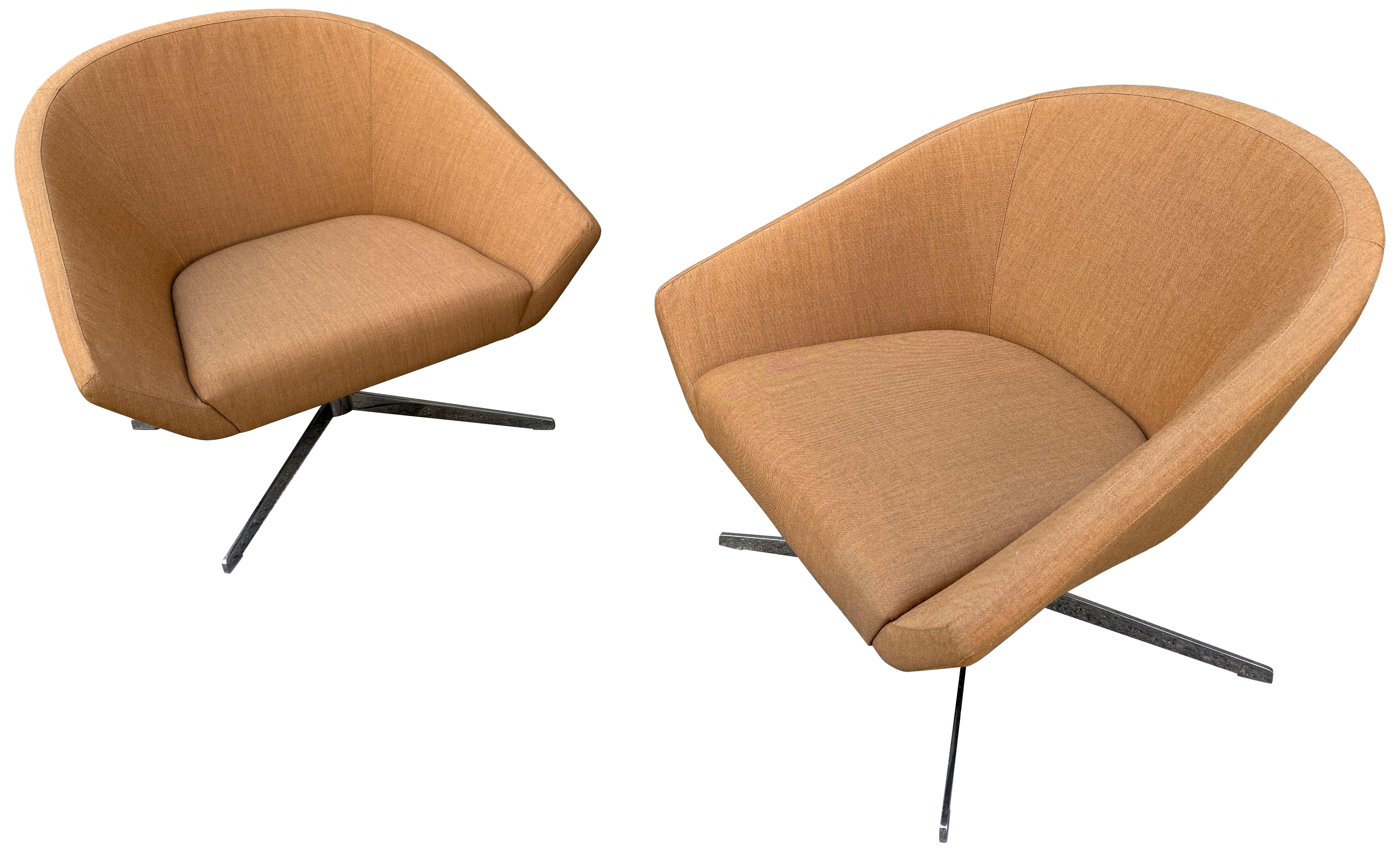 Wunderschöne Brown Remy Lounge Chairs für Bernhardt, 