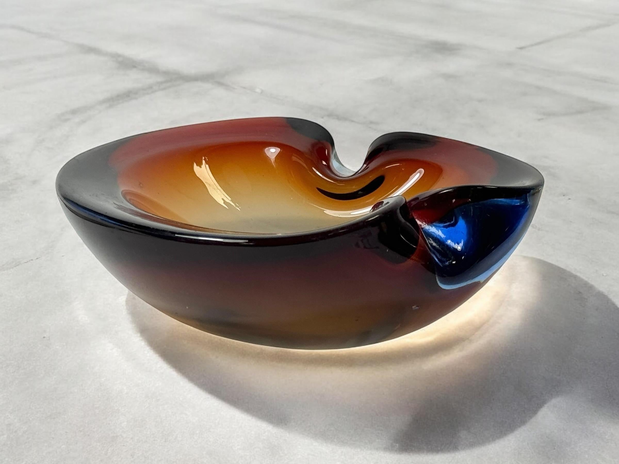Beautiful Brutalist Murano Sommerso Glass Cigar Ashtray, Vintage, Italy, 1970s 3